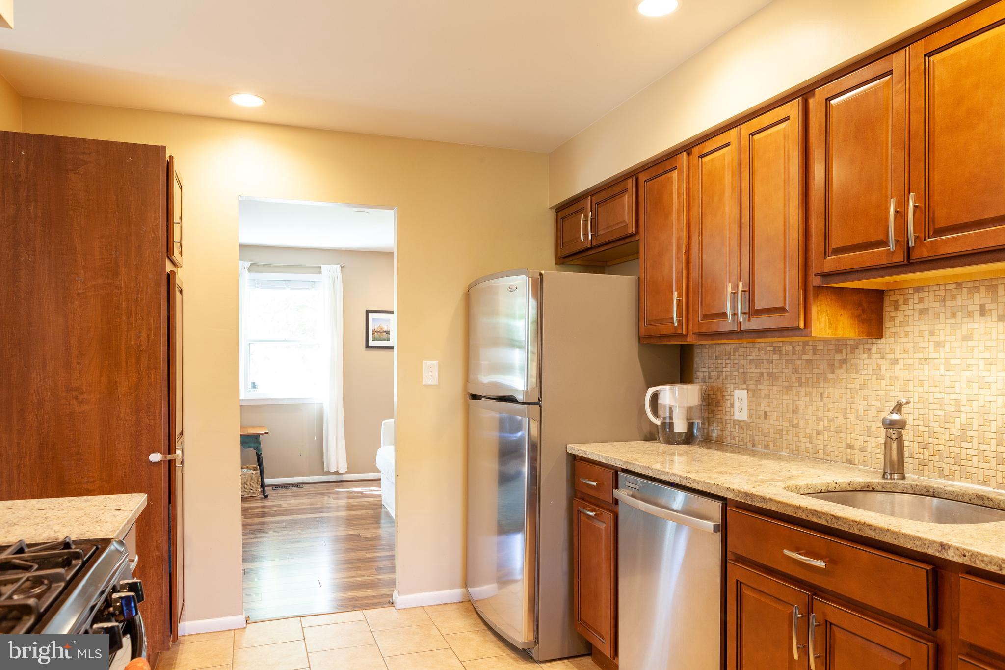 CIRCLE WOODS - Residential Lease