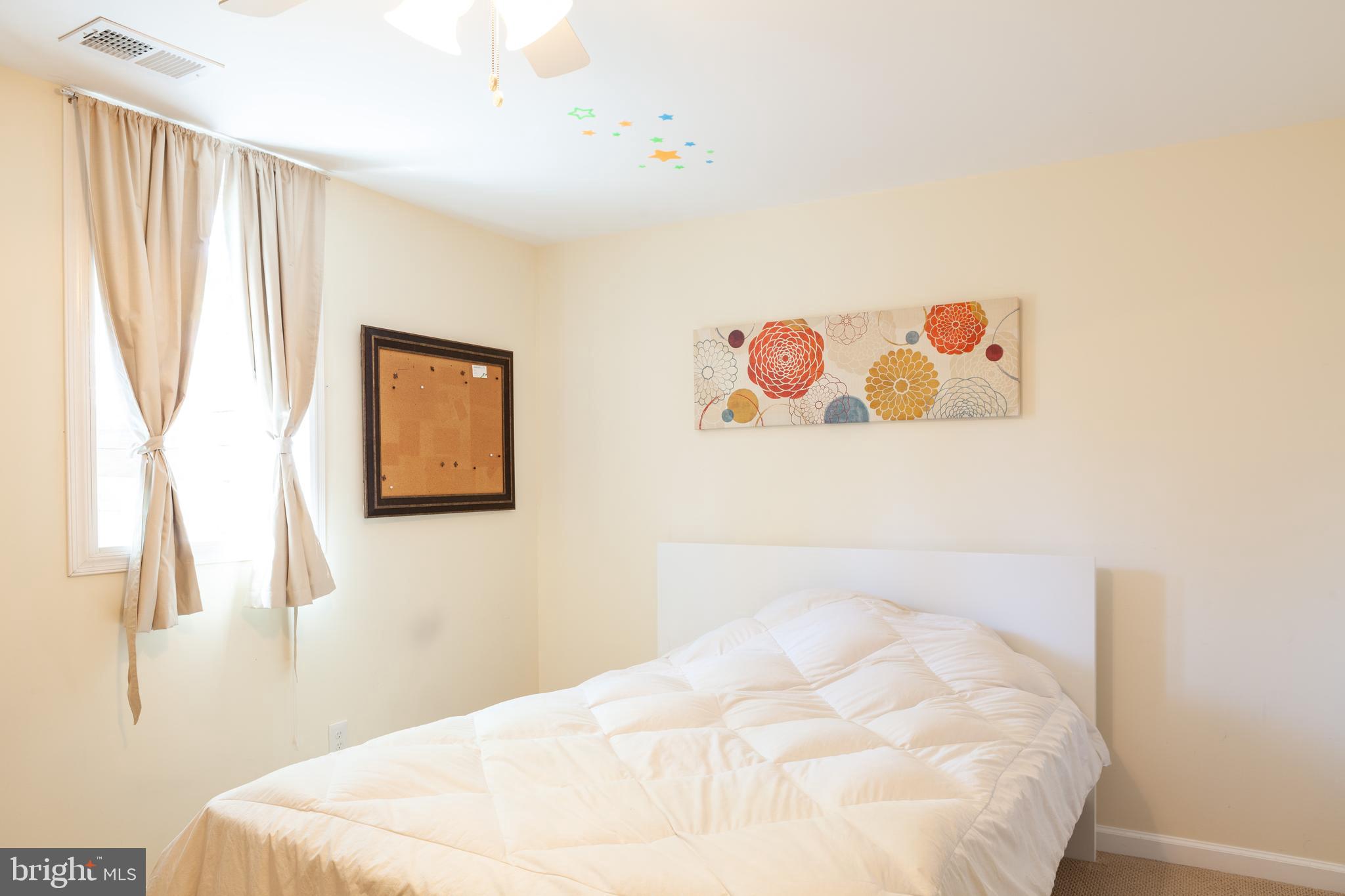 CIRCLE WOODS - Residential Lease