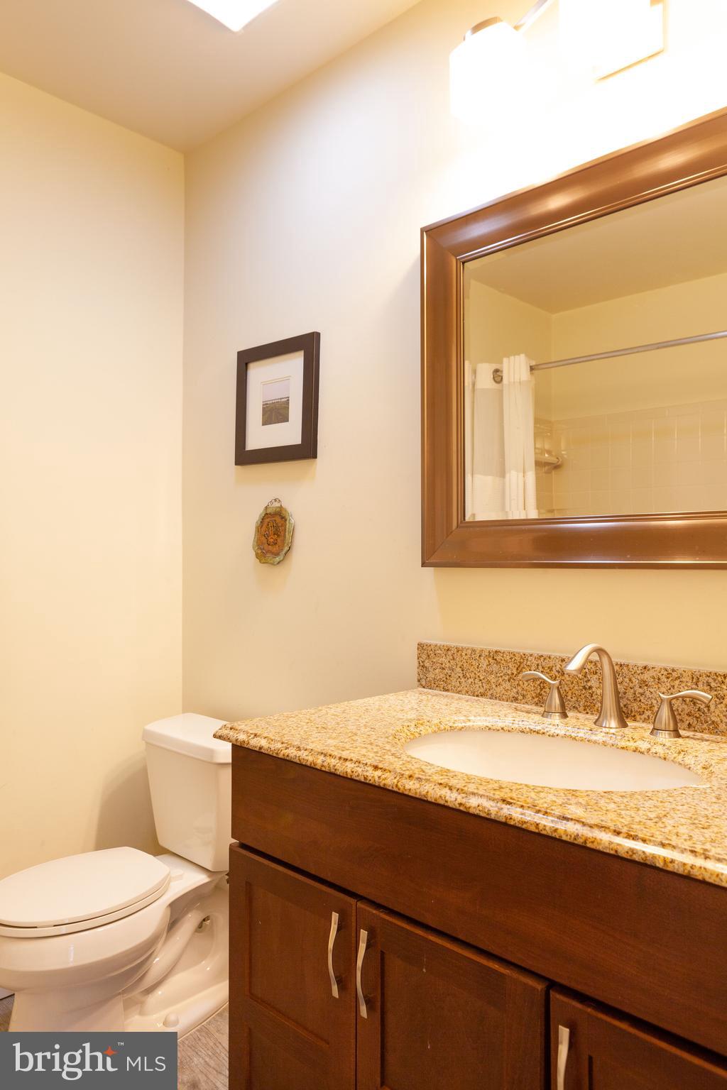 CIRCLE WOODS - Residential Lease