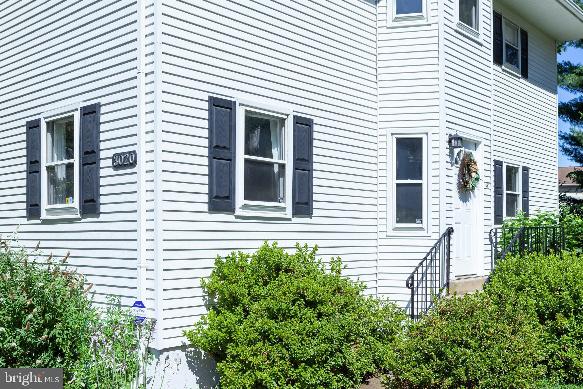 CIRCLE WOODS - Residential Lease