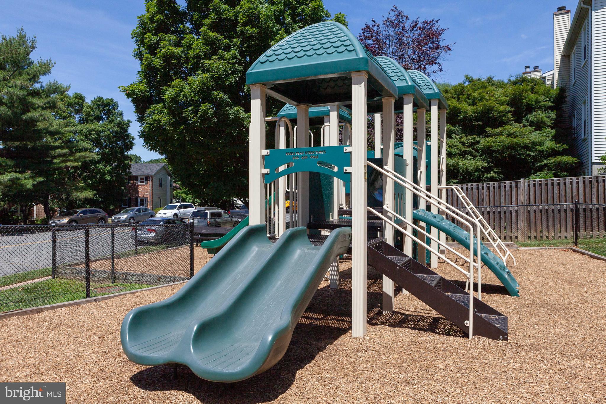 CIRCLE WOODS - Residential Lease