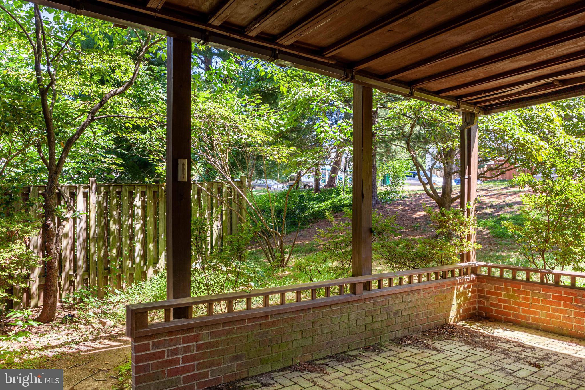 CIRCLE WOODS - Residential Lease