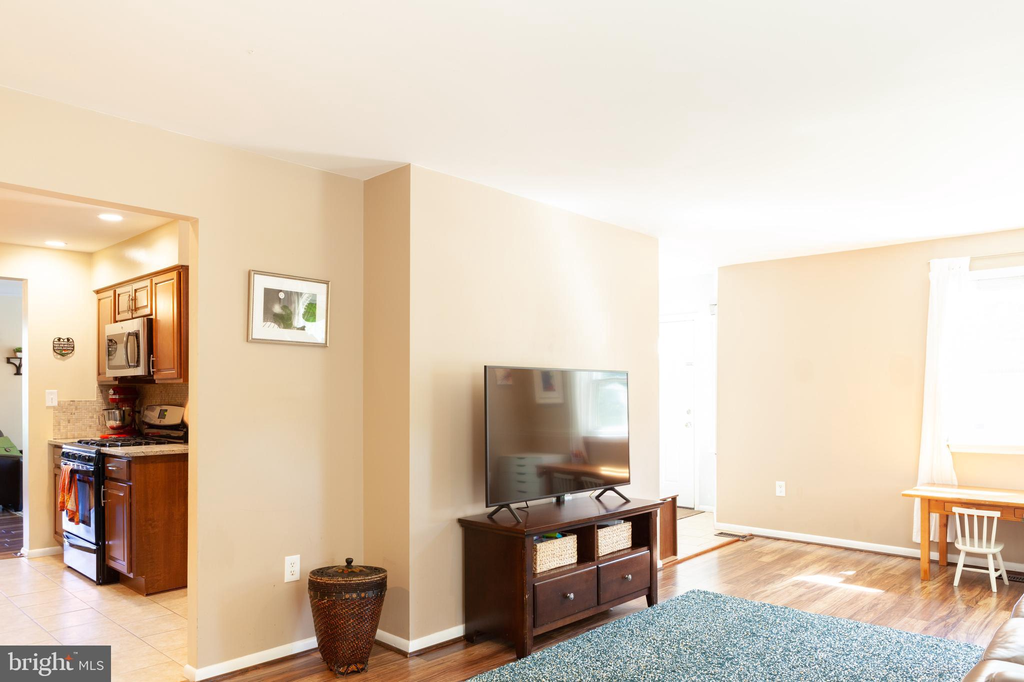 CIRCLE WOODS - Residential Lease