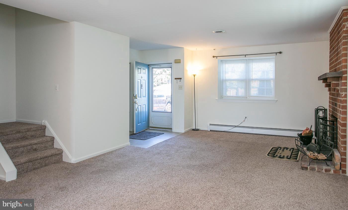 WALNUT RIDGE ESTS - Residential Lease