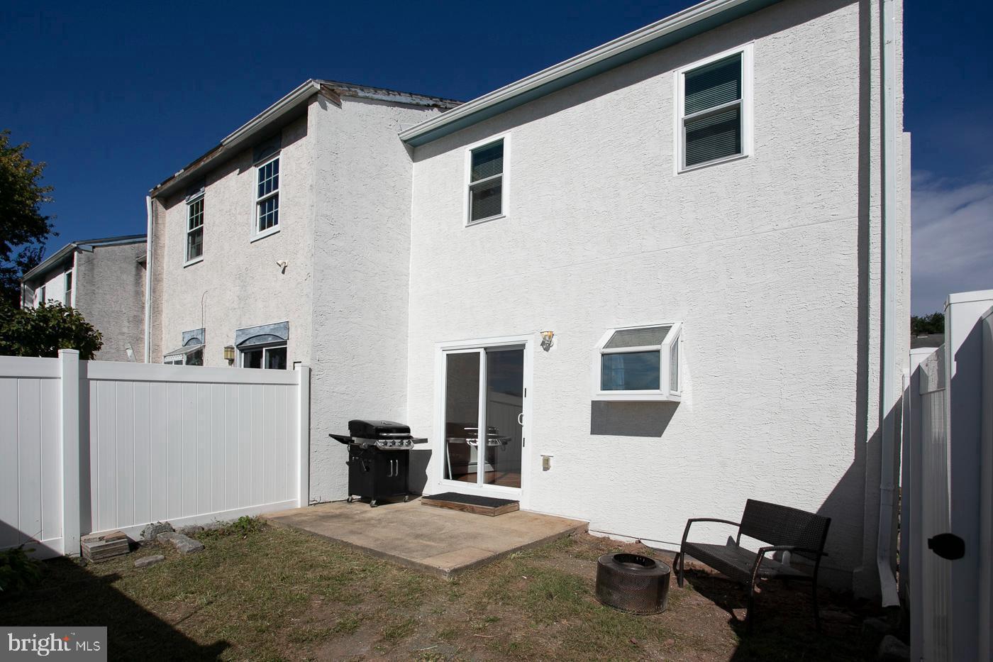 WALNUT RIDGE ESTS - Residential Lease