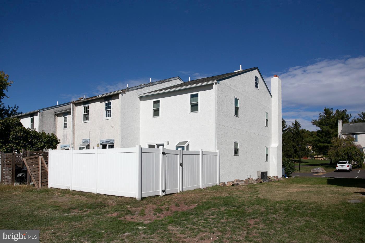 WALNUT RIDGE ESTS - Residential Lease