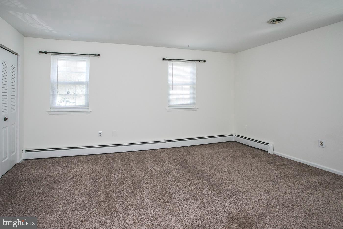 WALNUT RIDGE ESTS - Residential Lease