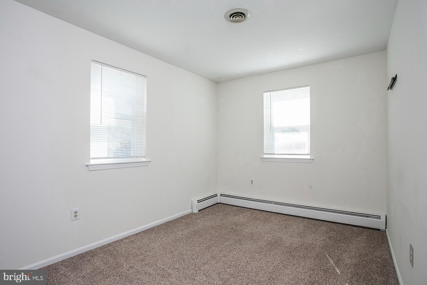 WALNUT RIDGE ESTS - Residential Lease