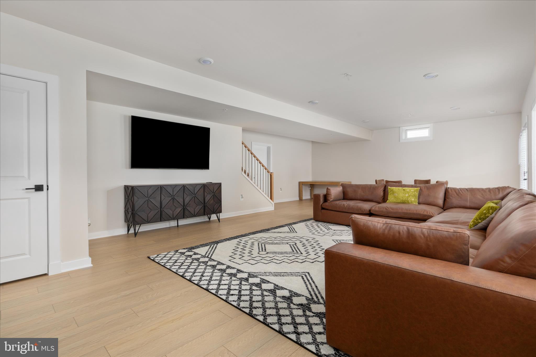 SOUTHLAKE - Residential