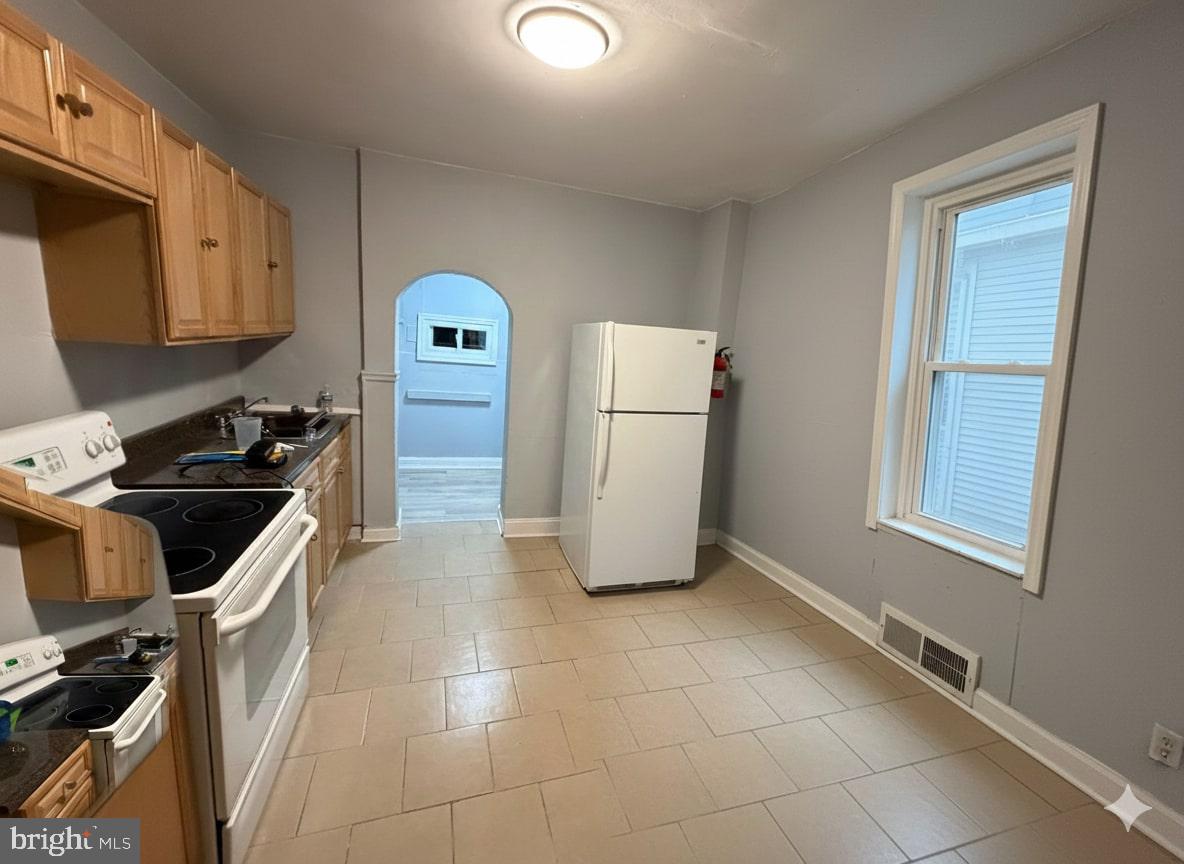 762 E WILLARD STREET