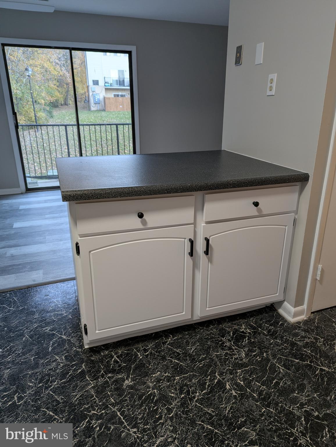 APPLEWALK CONDO - Residential