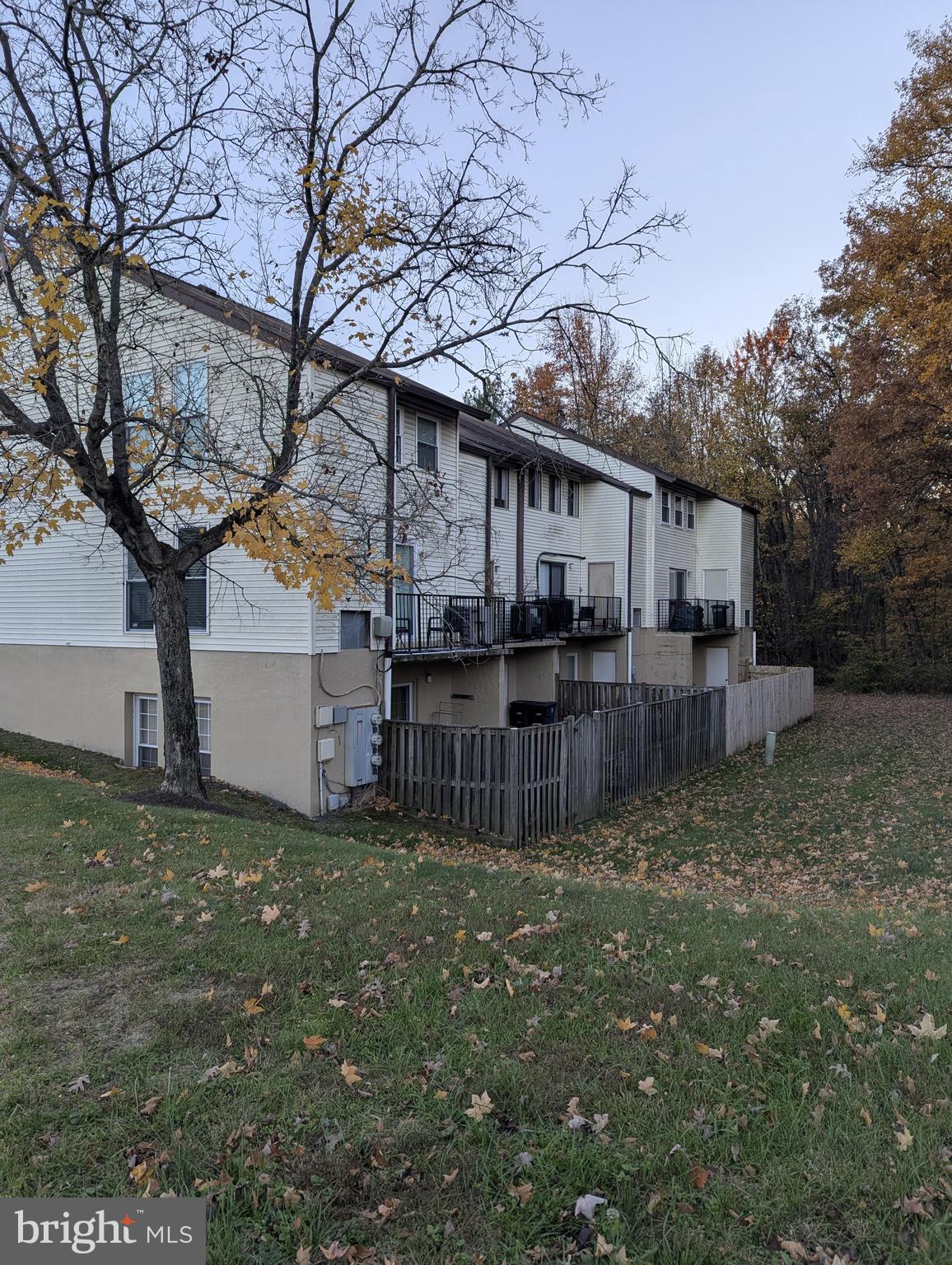 APPLEWALK CONDO - Residential