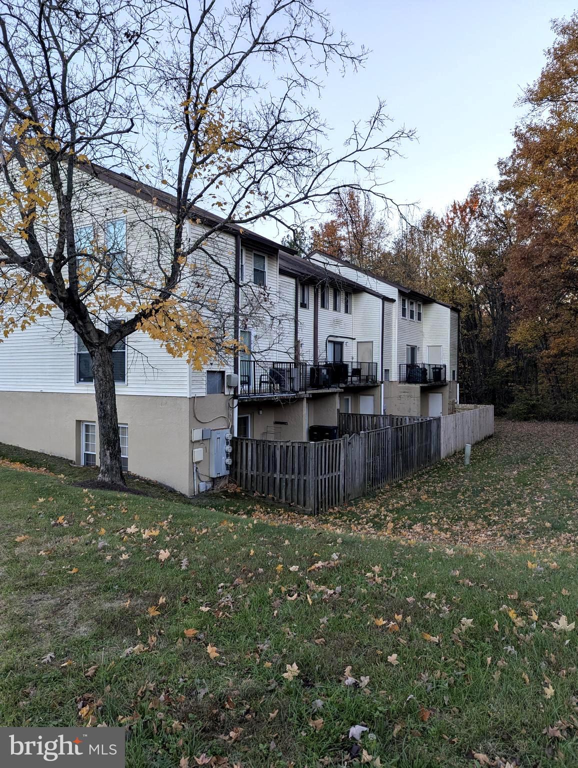 APPLEWALK CONDO - Residential