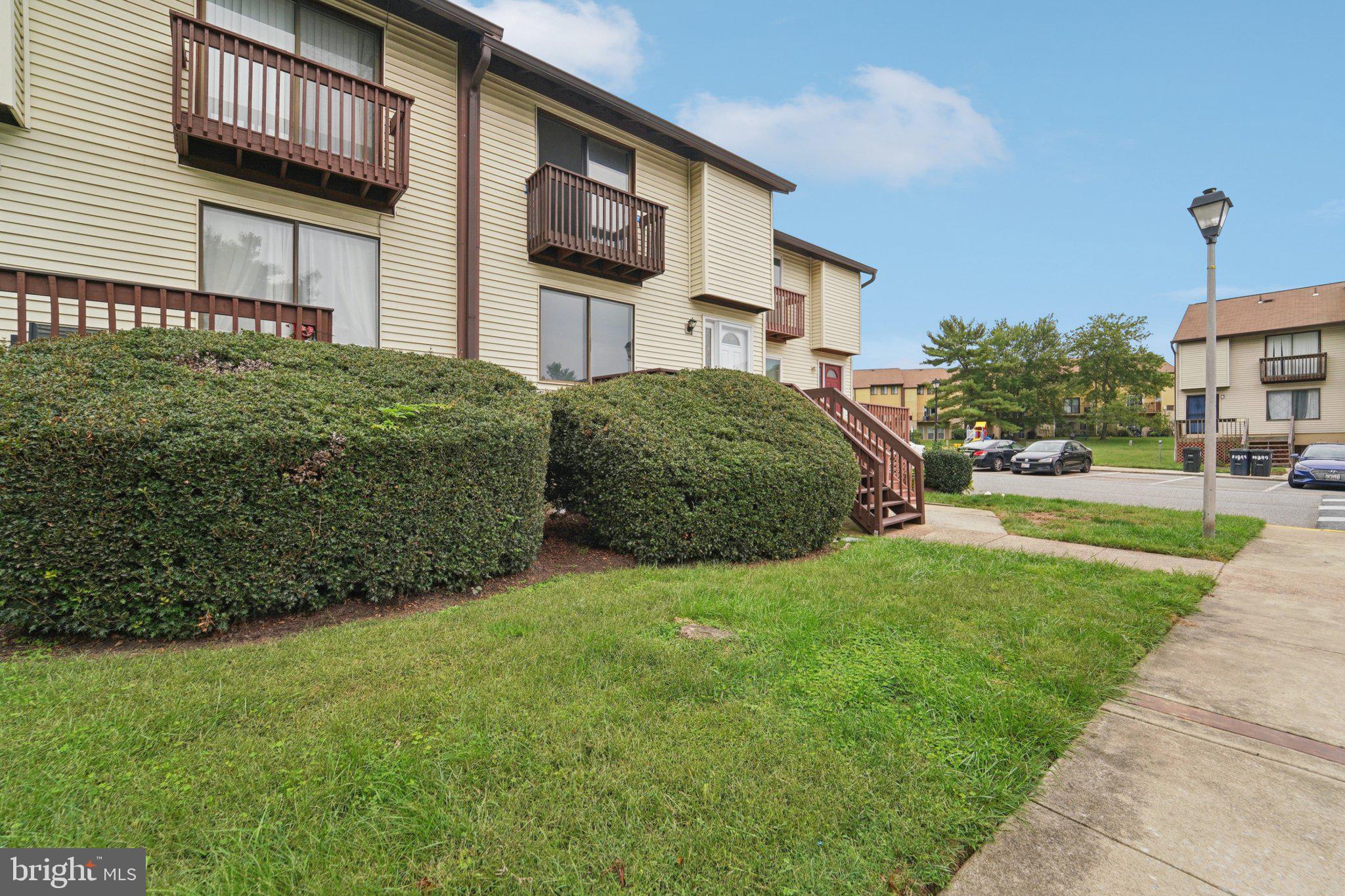 APPLEWALK CONDO - Residential