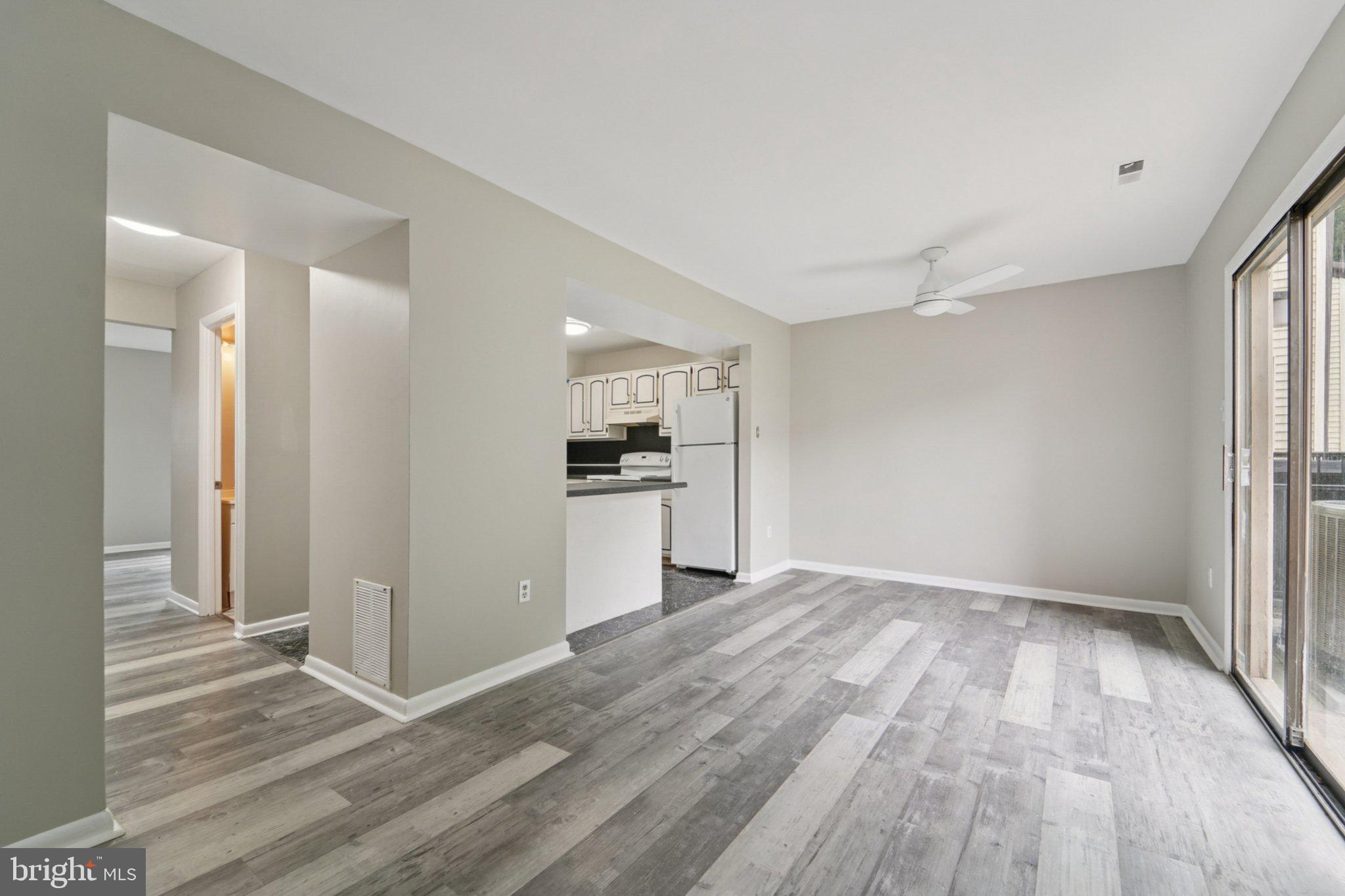 APPLEWALK CONDO - Residential