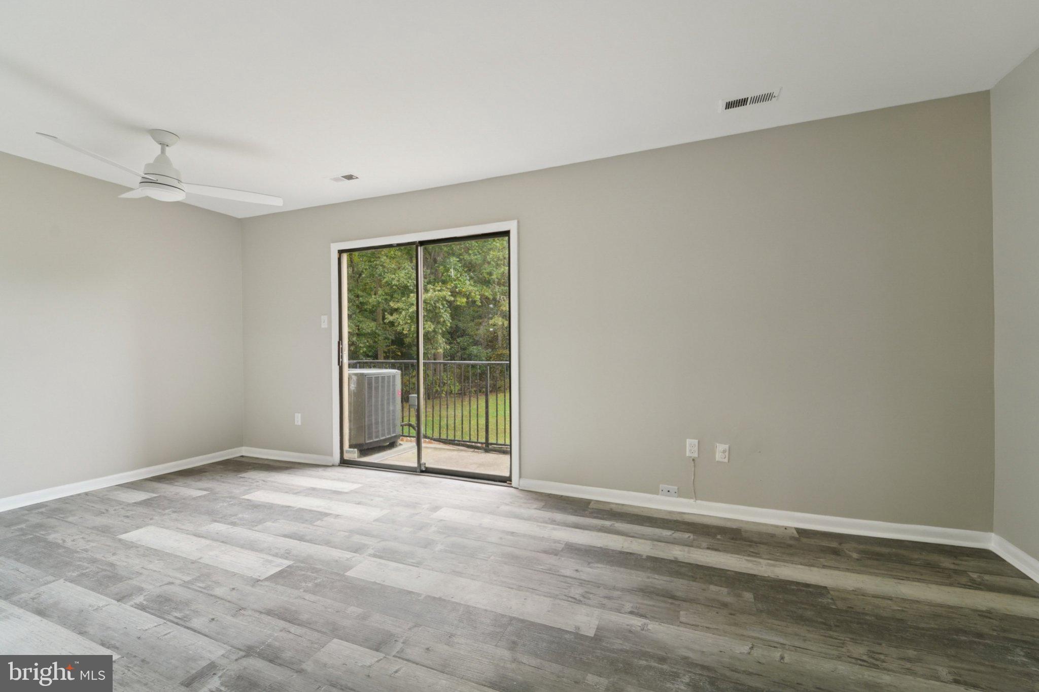 APPLEWALK CONDO - Residential