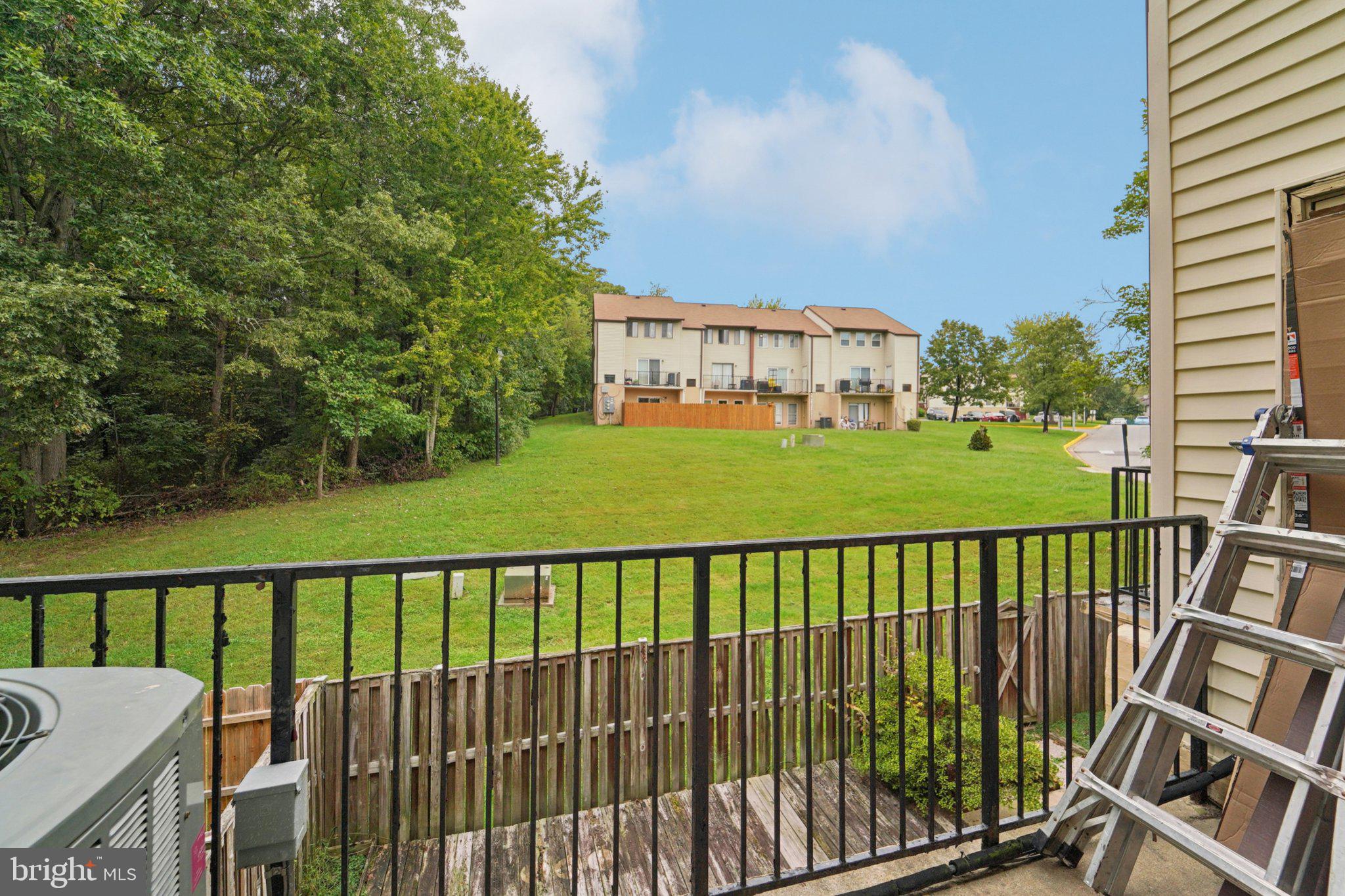 APPLEWALK CONDO - Residential