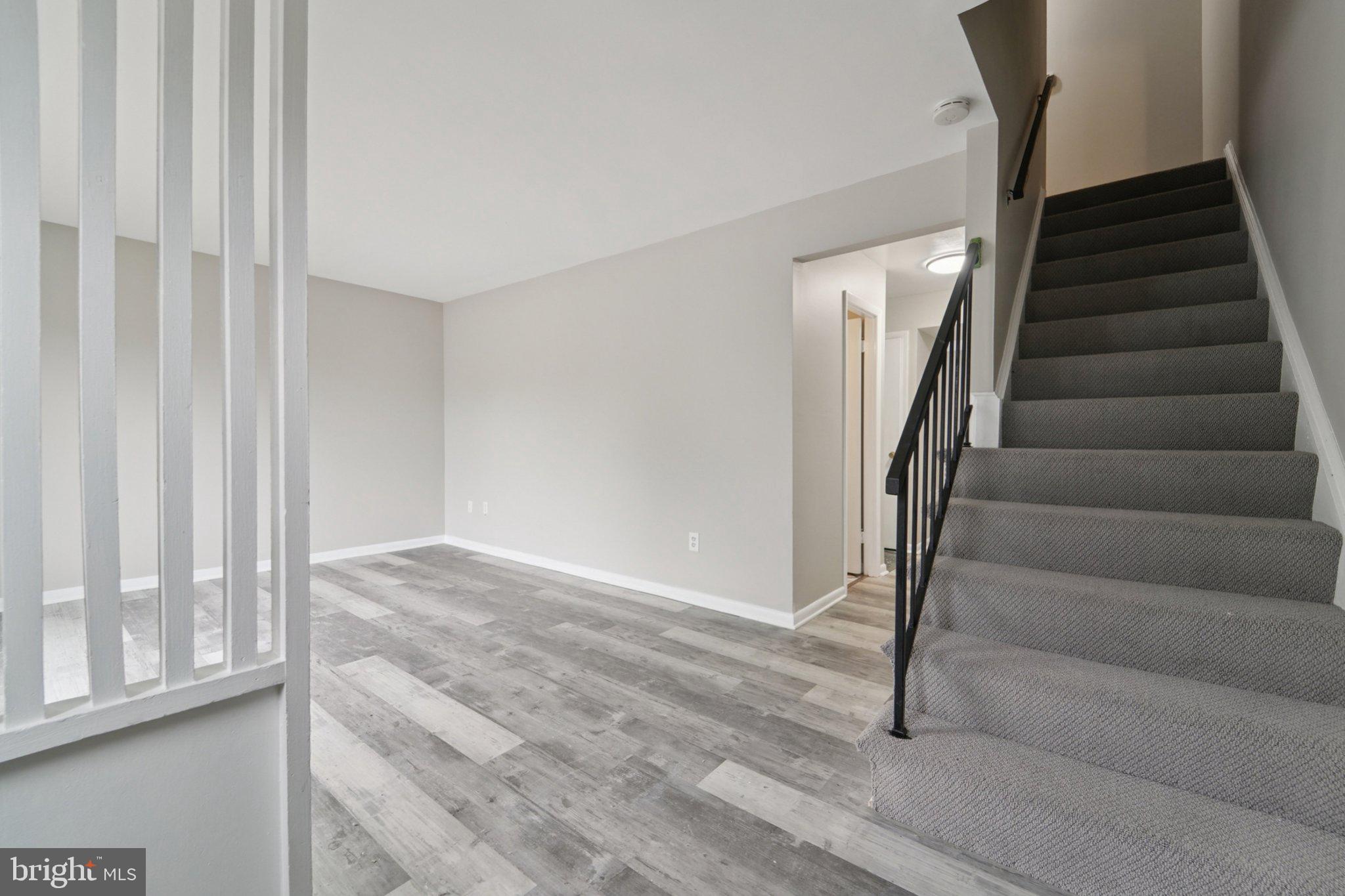 APPLEWALK CONDO - Residential