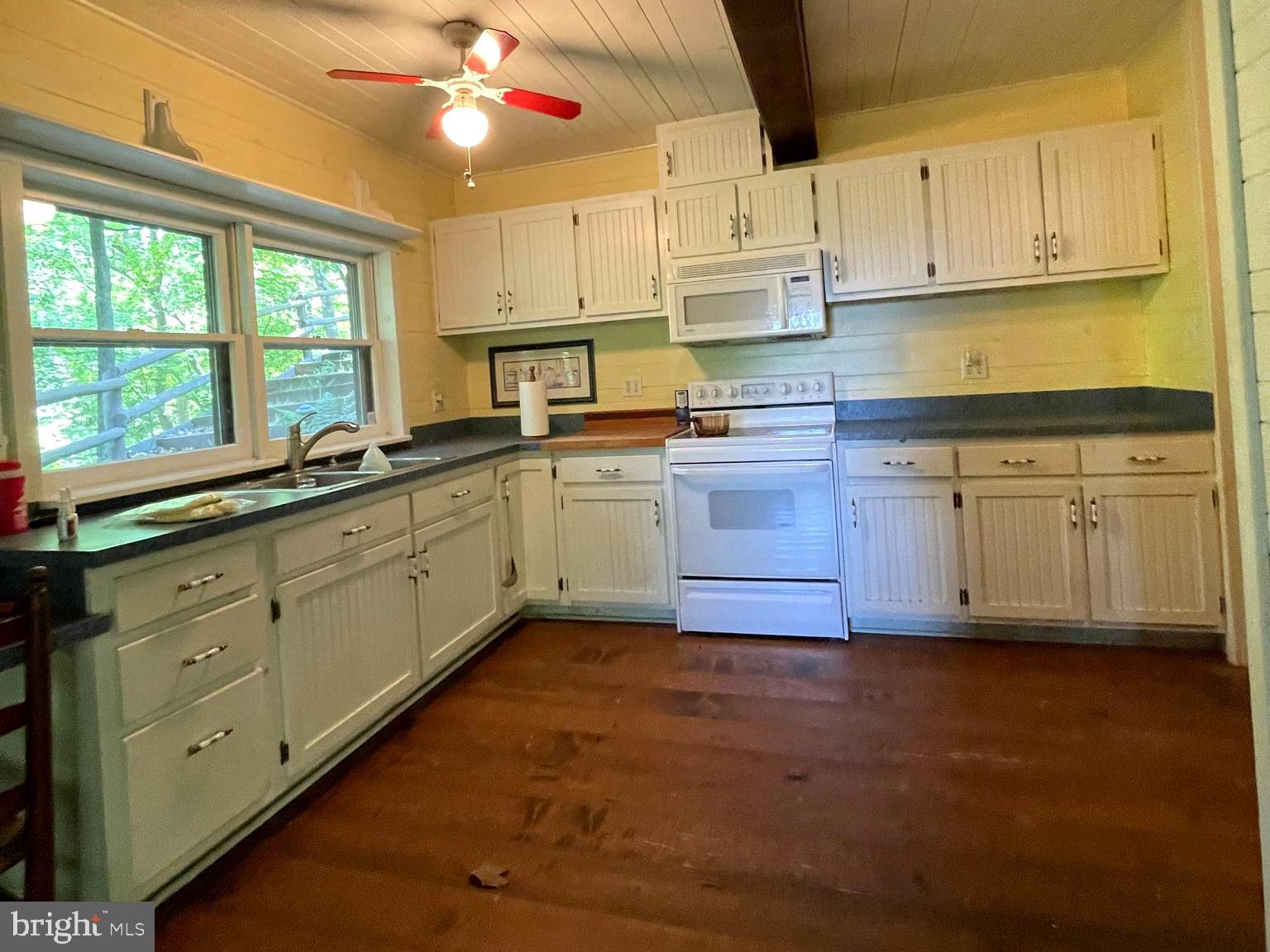 SLEEPY HOLLOW SUBDIVISION - Residential