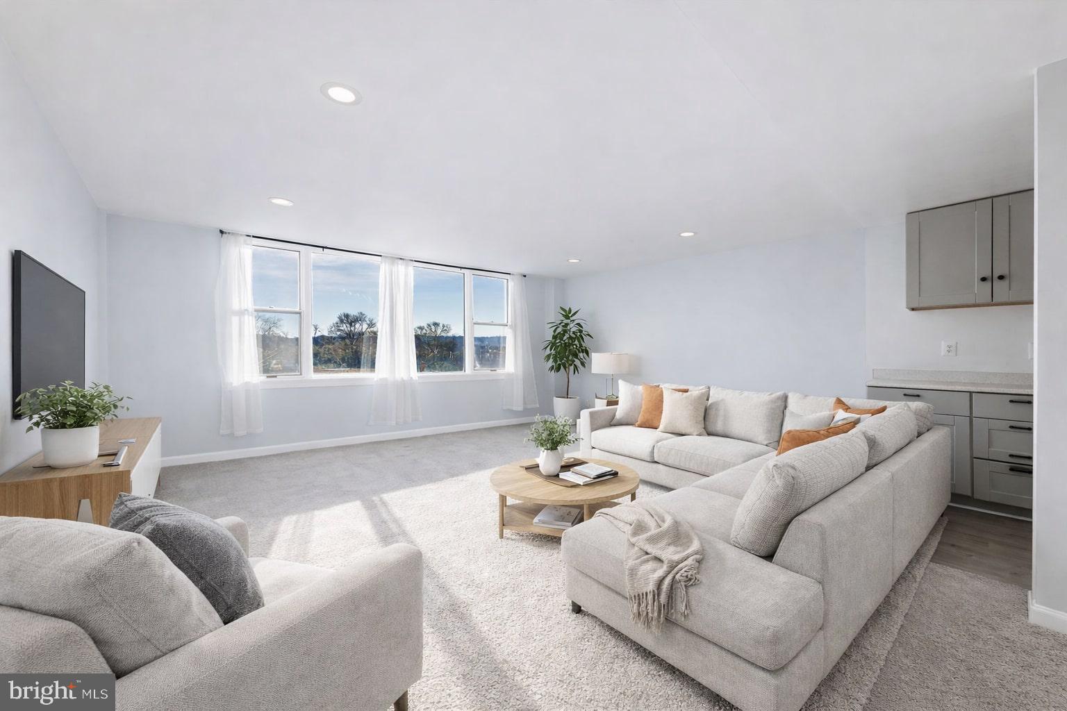 FORTY SIX HUNDRED - Residential