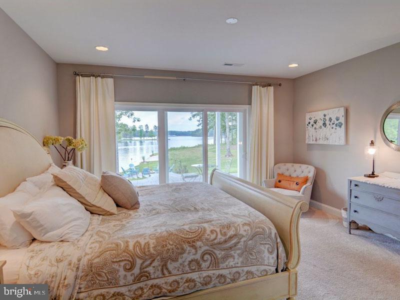 LIGHTHOUSE POINT - Residential