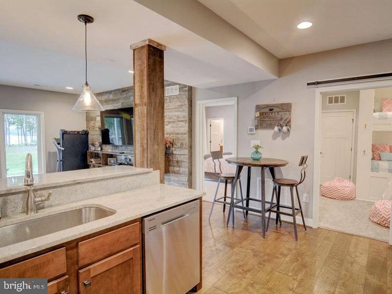 LIGHTHOUSE POINT - Residential