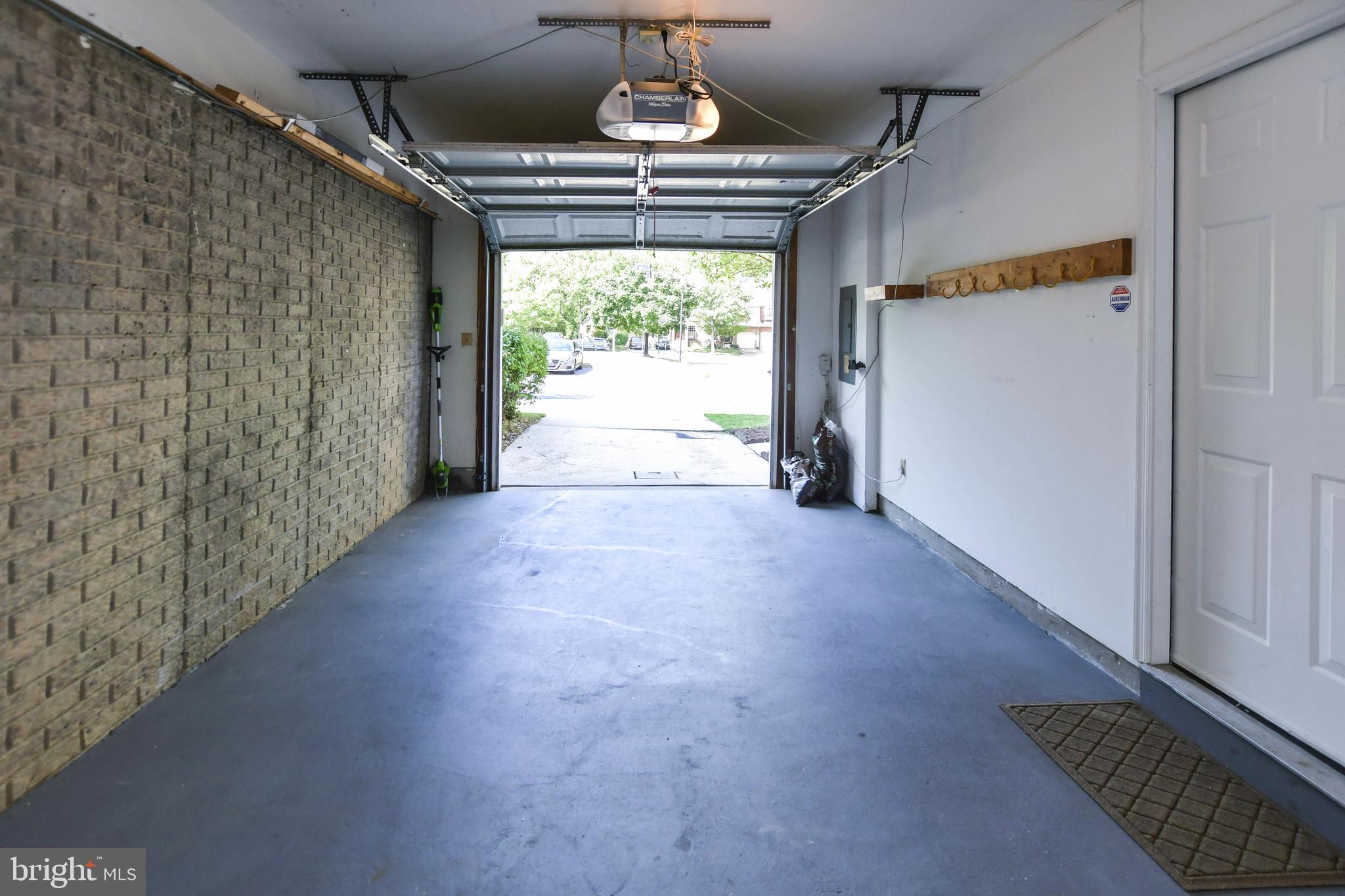 MONTPELIER HILLS - Residential Lease