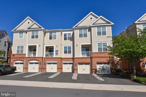 23286 Southdown Manor Terrace Unit 108, Ashburn, VA MLS: VALO2095138