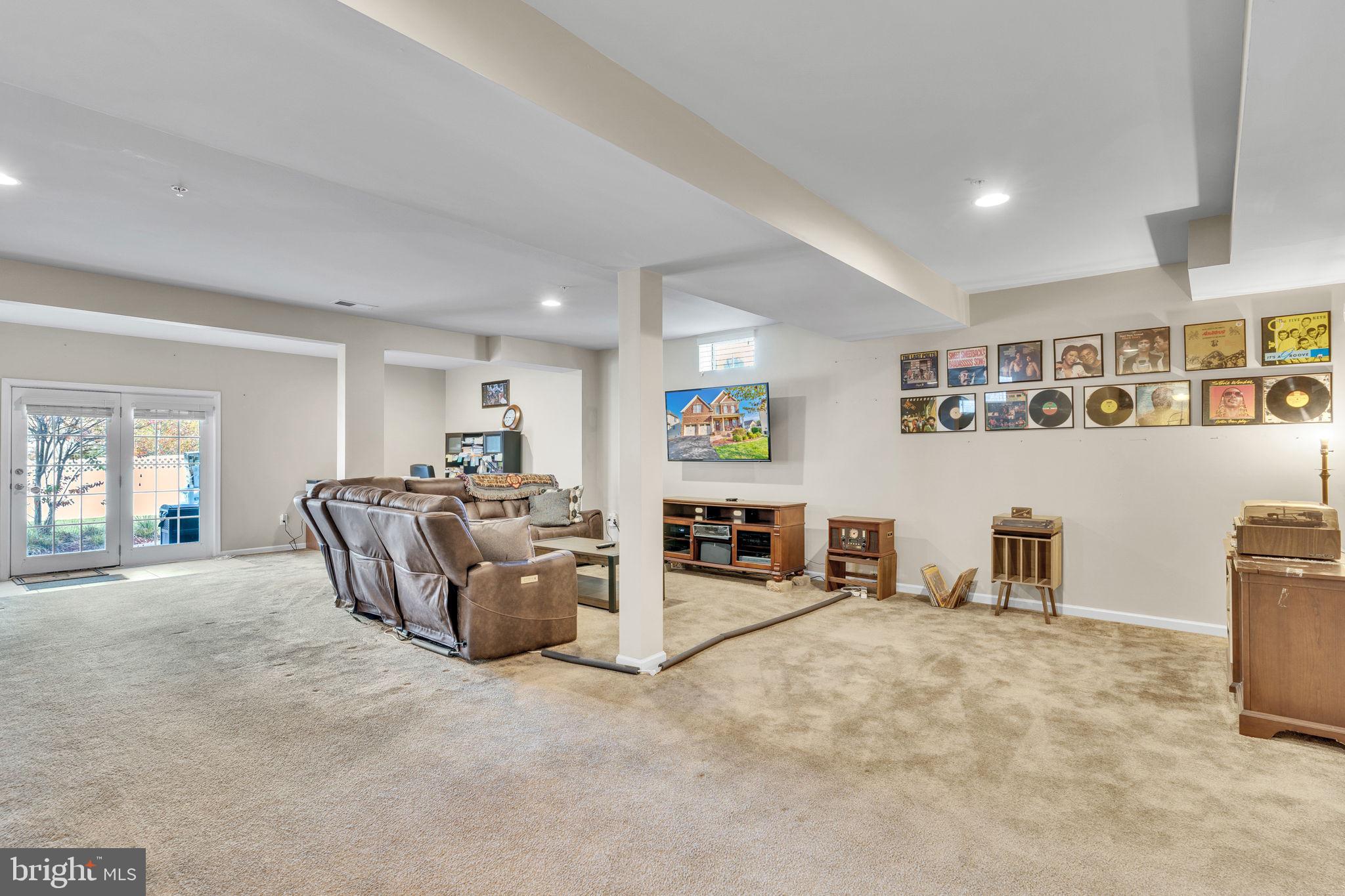 MARLBORO RIDGE - Residential