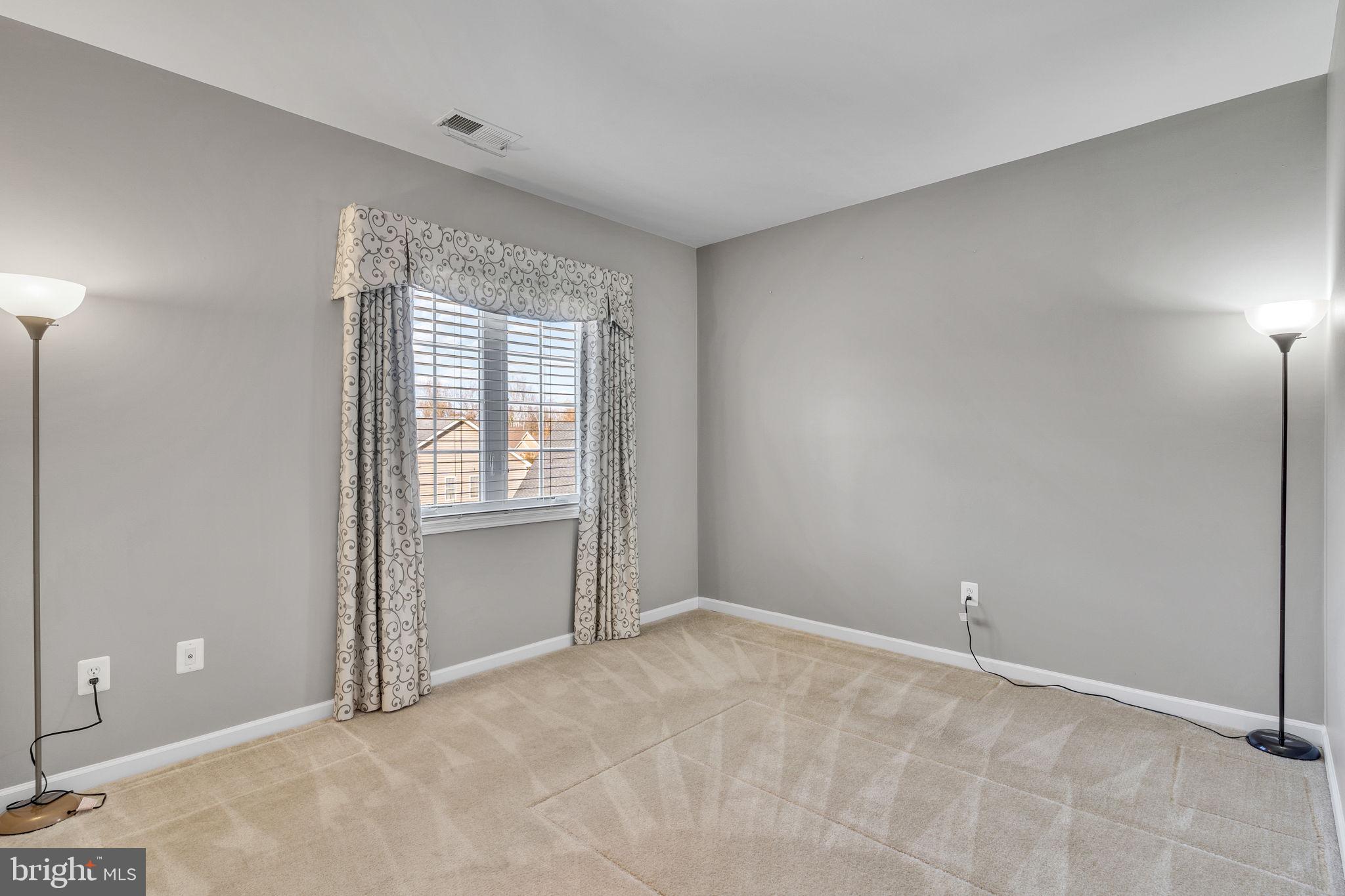 MARLBORO RIDGE - Residential