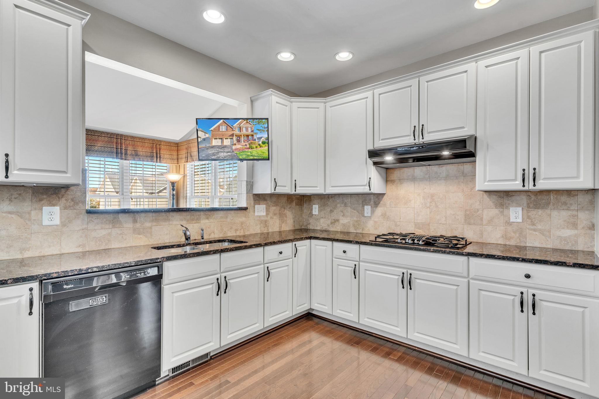 MARLBORO RIDGE - Residential