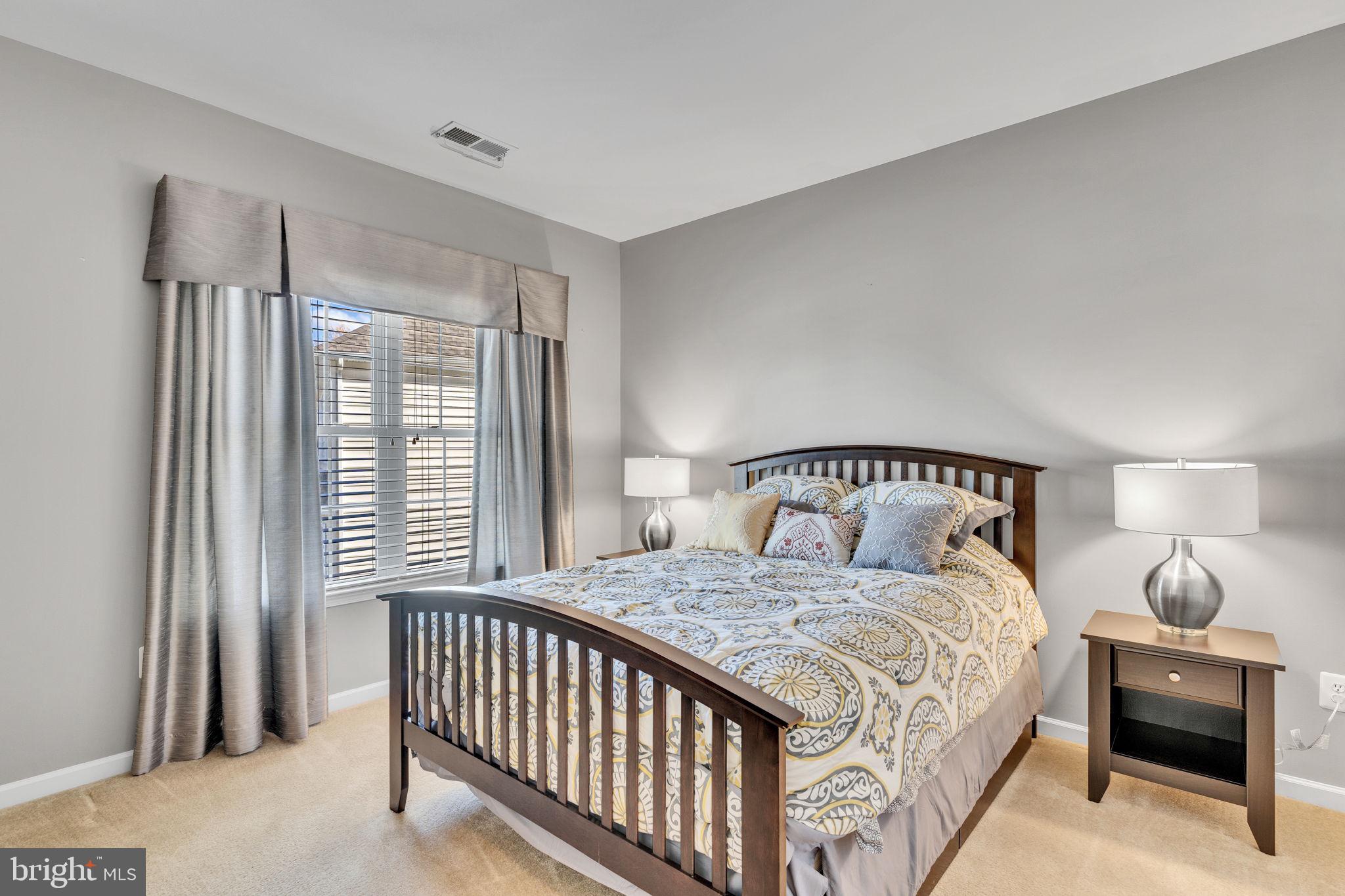 MARLBORO RIDGE - Residential