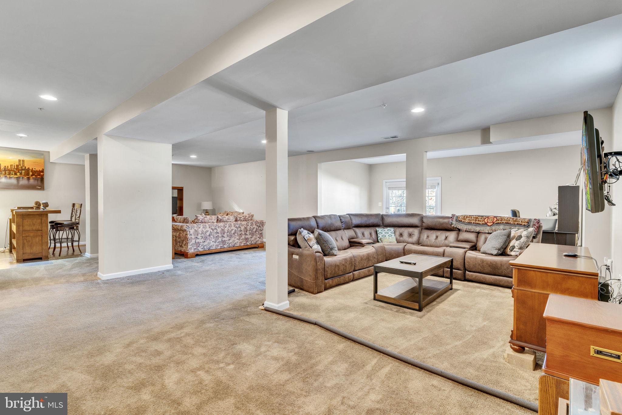 MARLBORO RIDGE - Residential