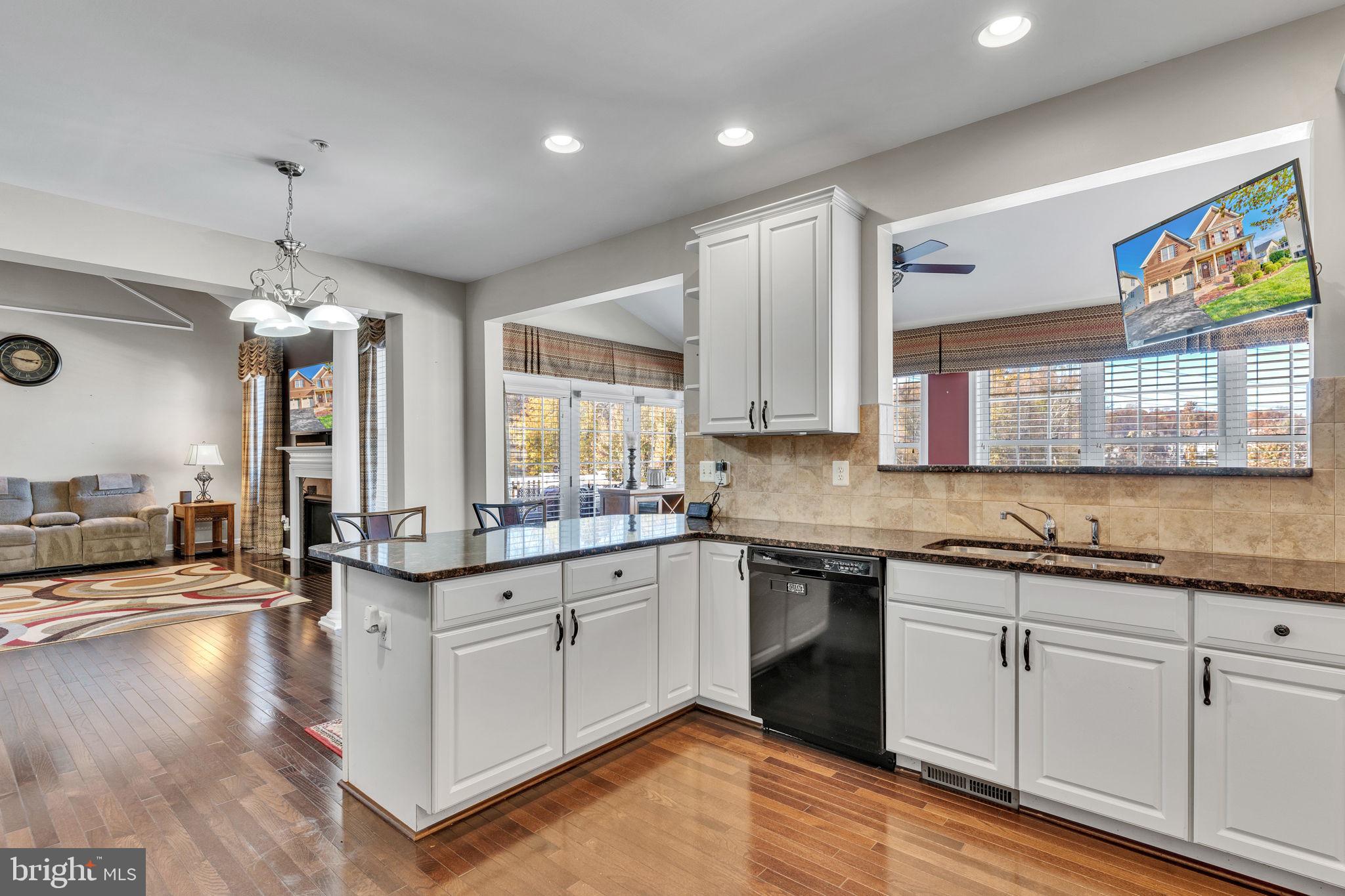 MARLBORO RIDGE - Residential