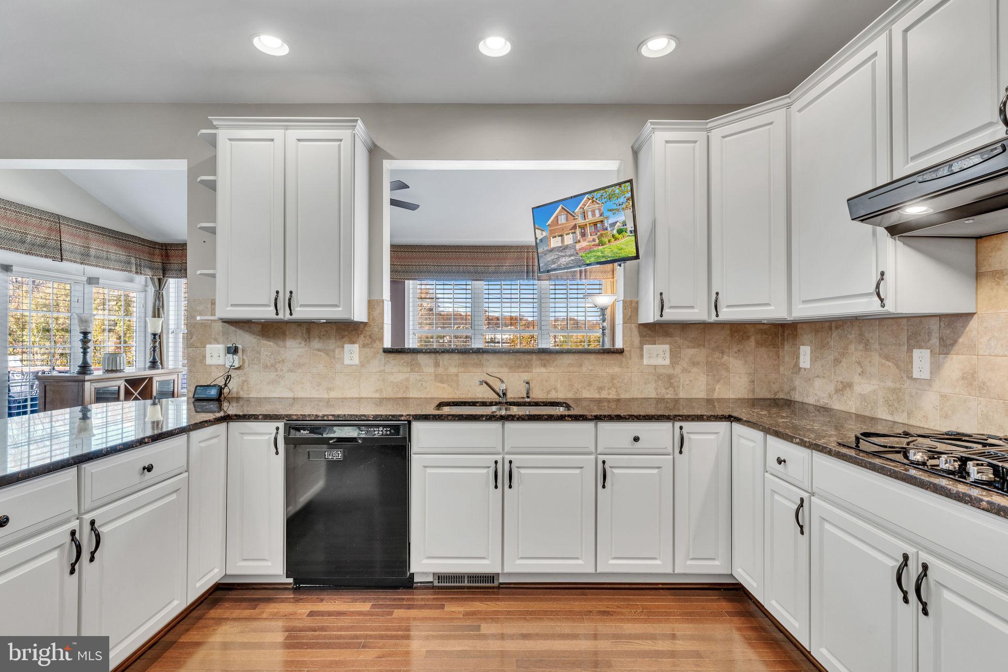 MARLBORO RIDGE - Residential