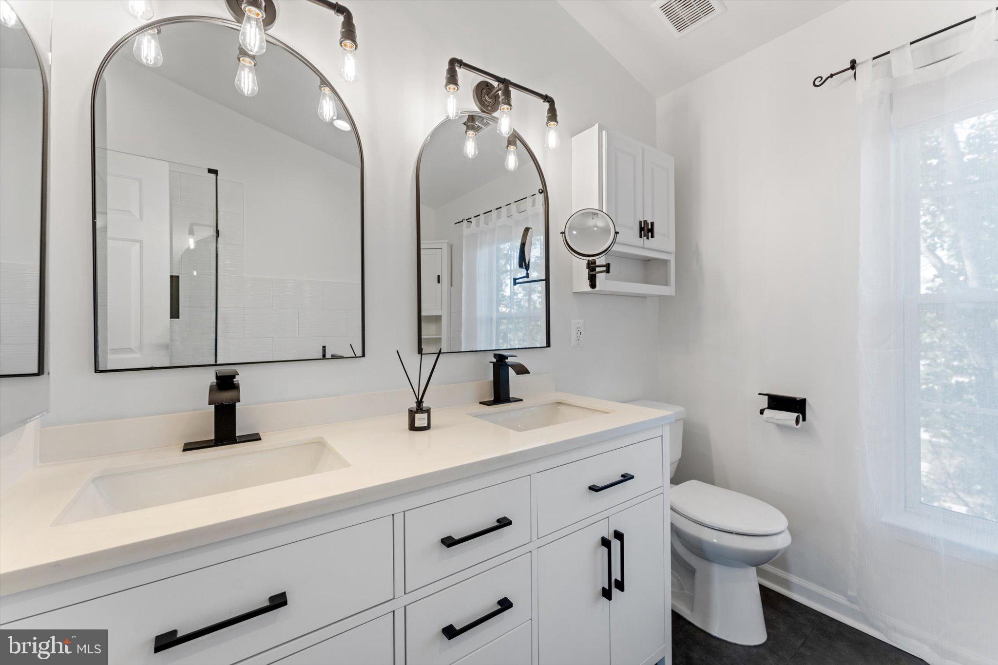 ASHBURN VILLAGE - Residential