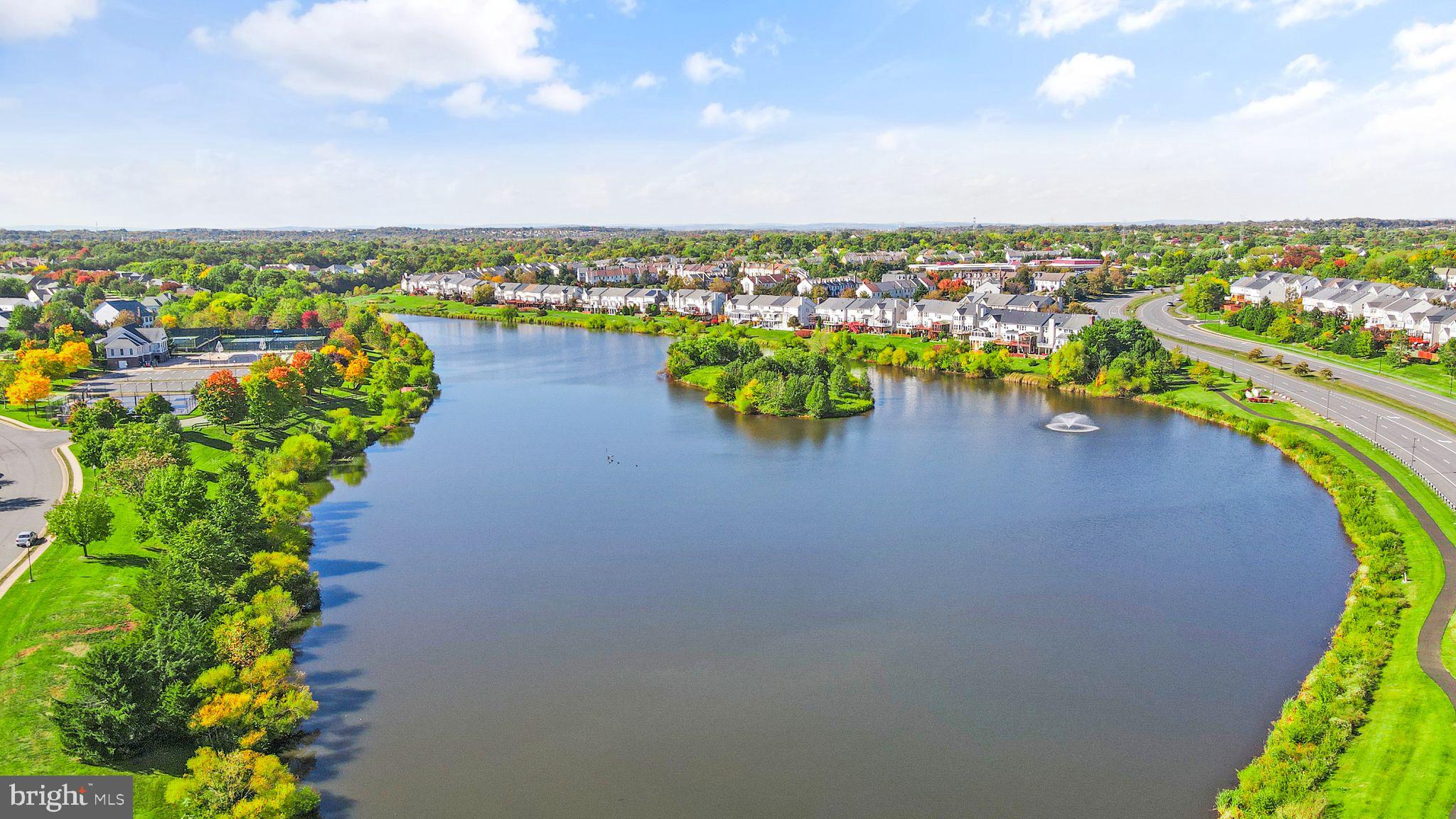 ASHBURN VILLAGE - Residential