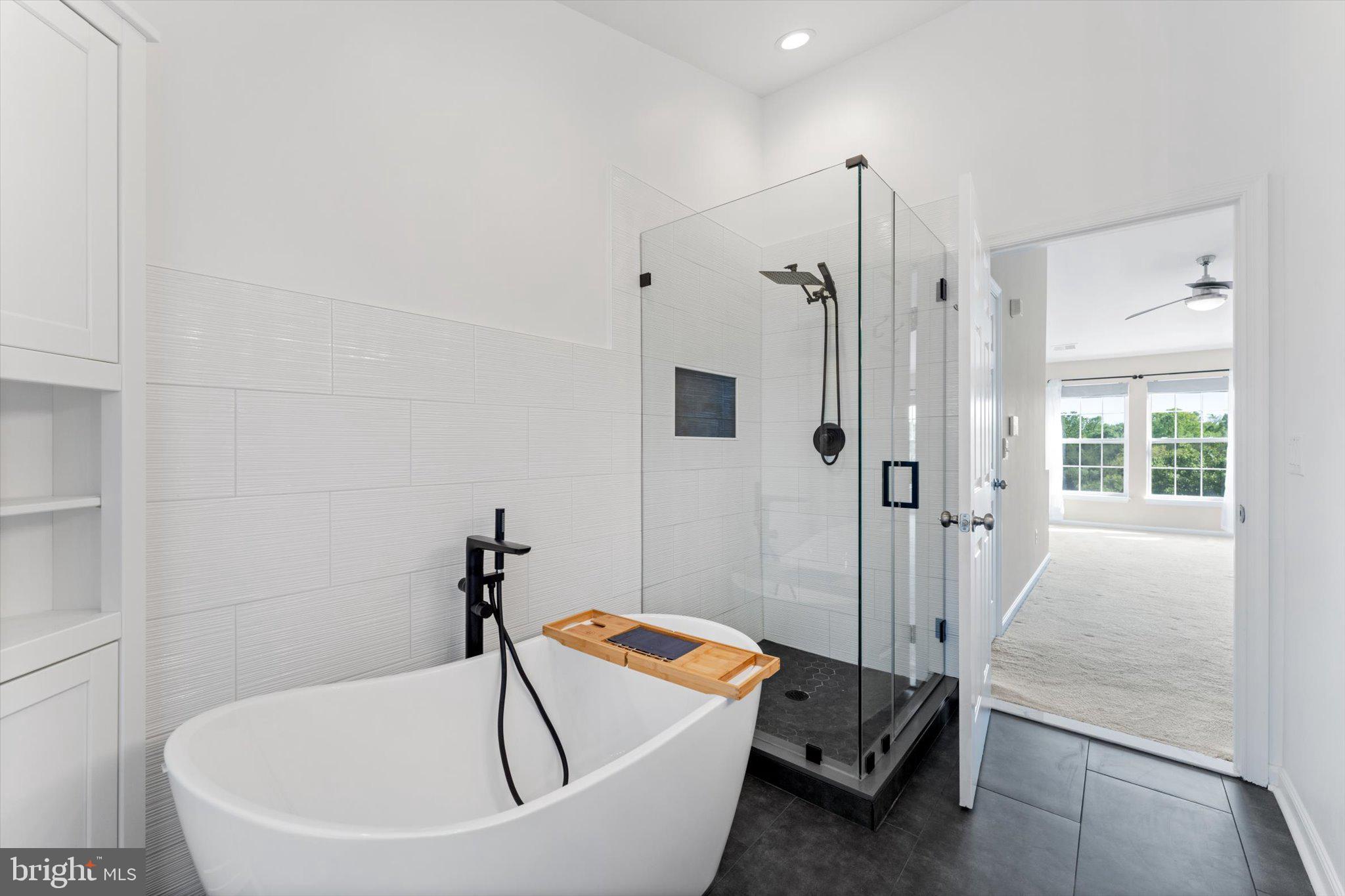 ASHBURN VILLAGE - Residential