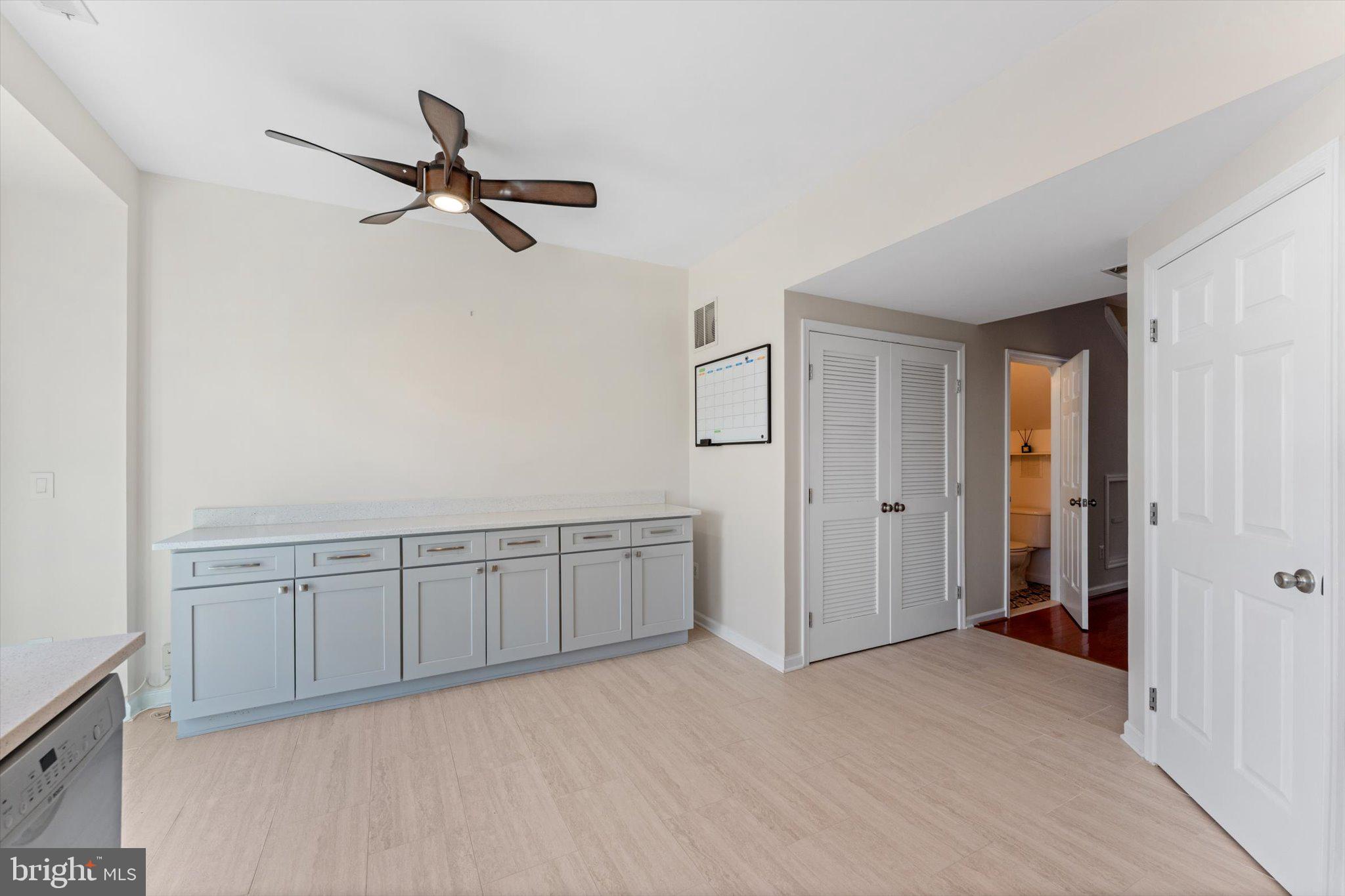 ASHBURN VILLAGE - Residential