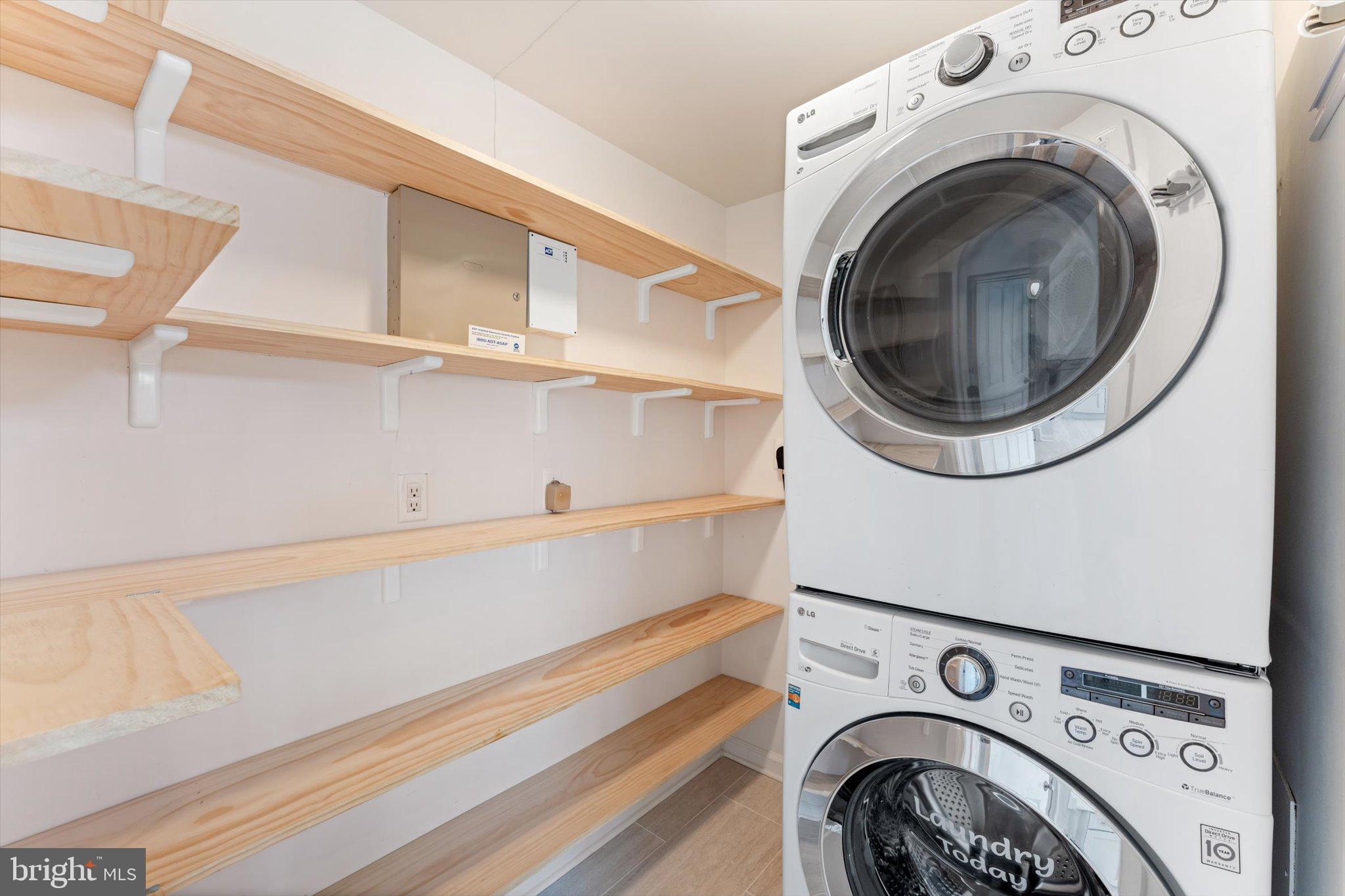 ASHBURN VILLAGE - Residential