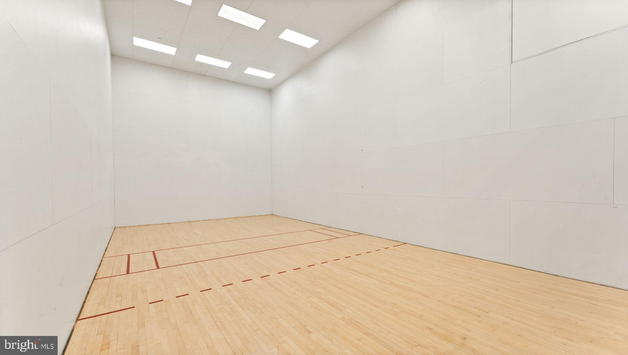 ASHBURN VILLAGE - Residential