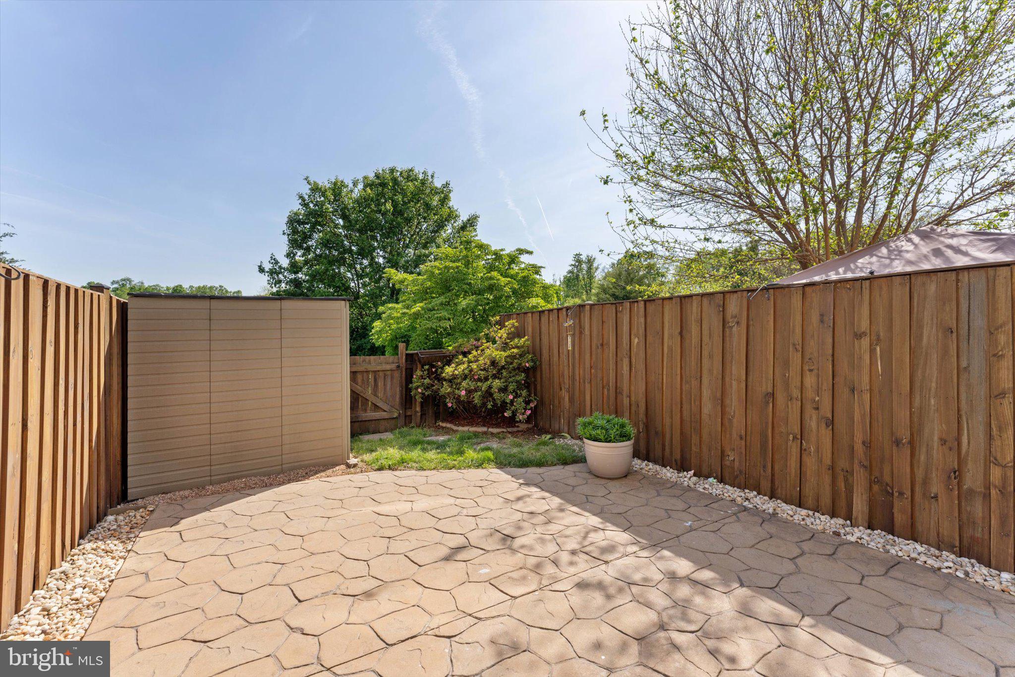 ASHBURN VILLAGE - Residential