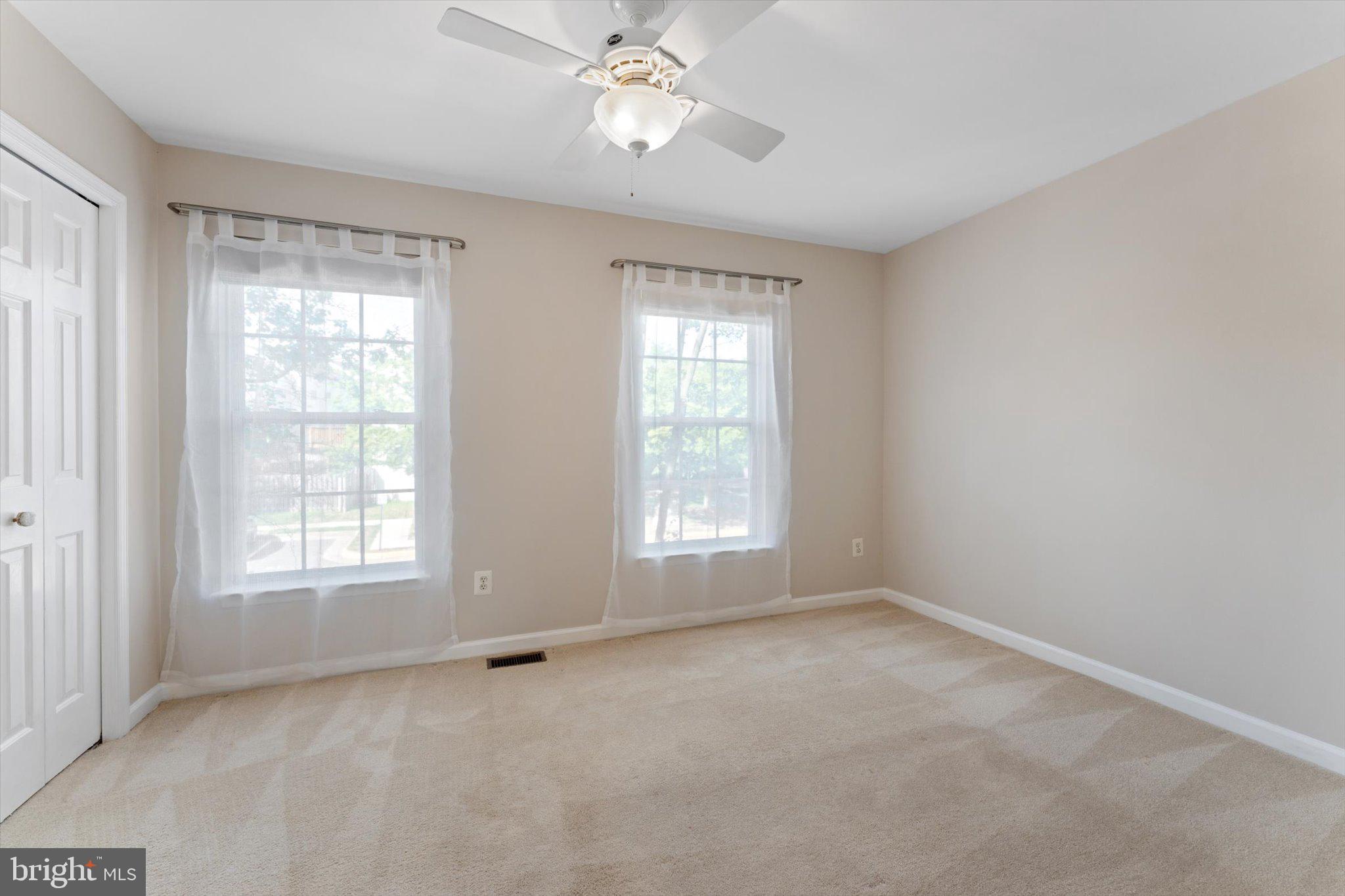 ASHBURN VILLAGE - Residential