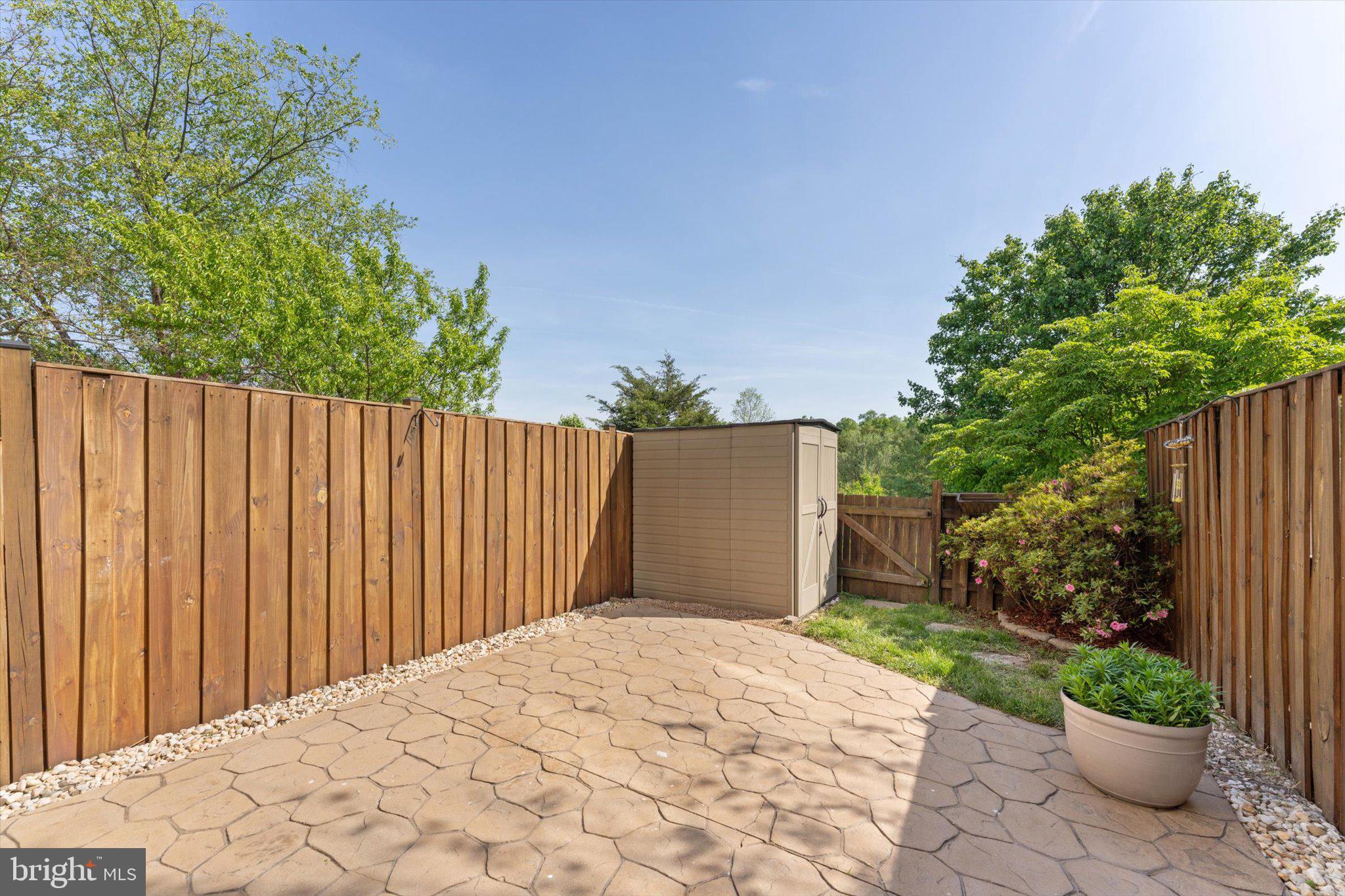 ASHBURN VILLAGE - Residential