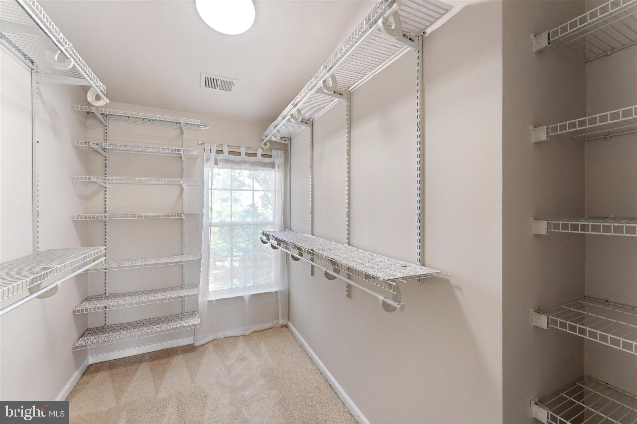 ASHBURN VILLAGE - Residential