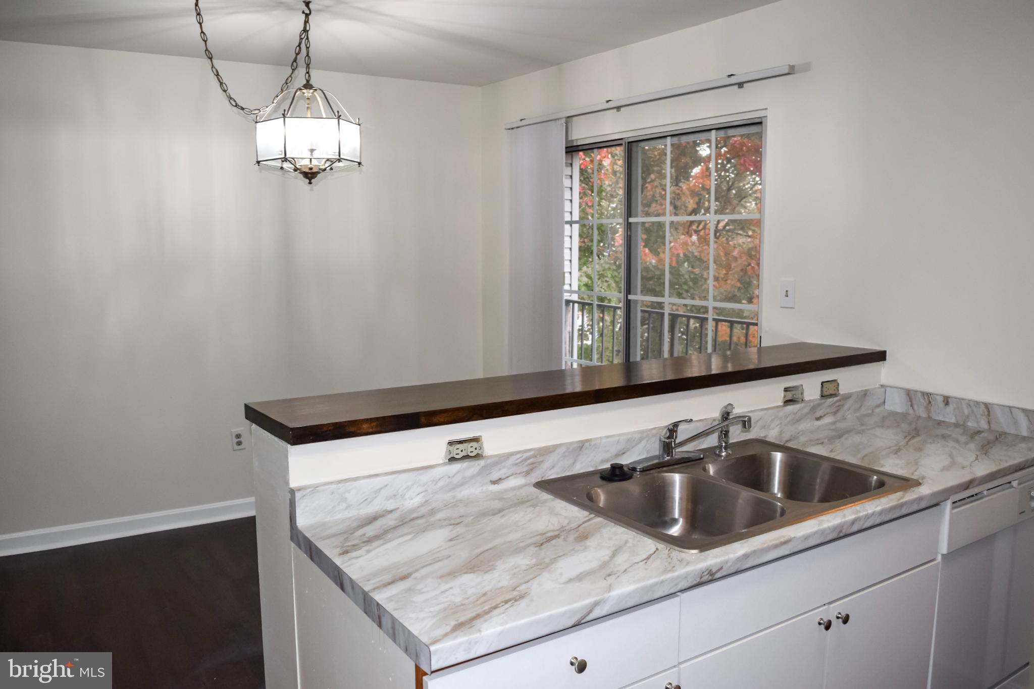 SEVEN OAKS - Residential