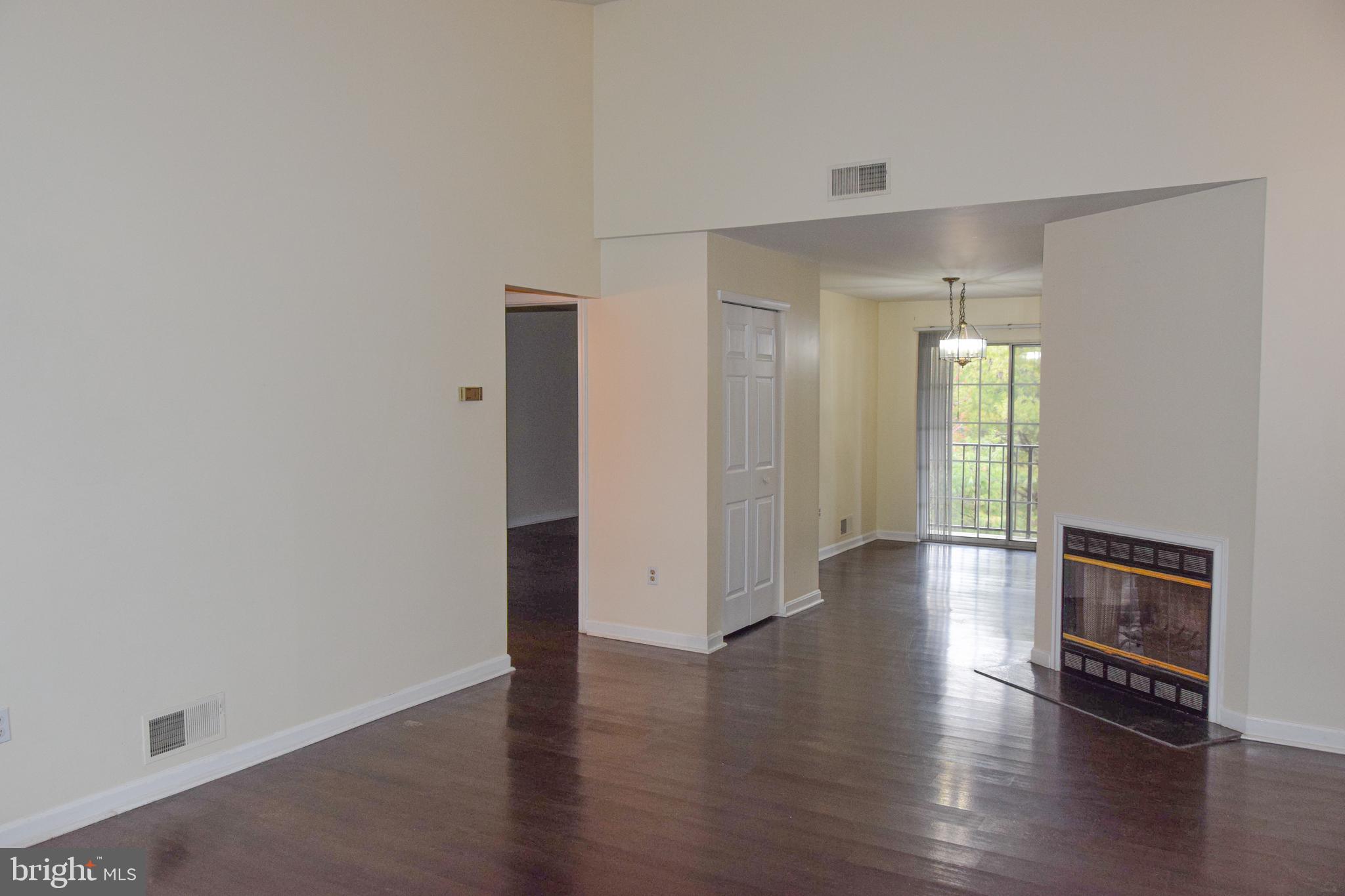 SEVEN OAKS - Residential