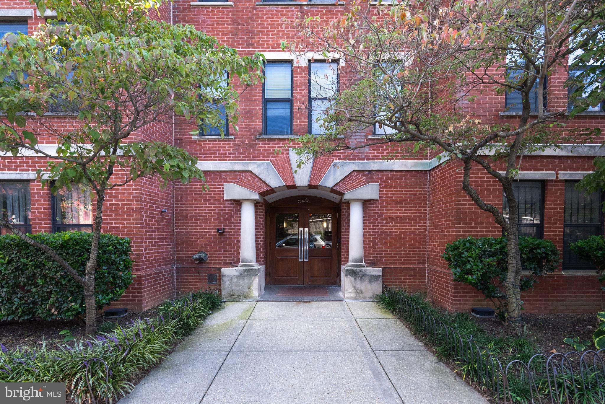 649 C STREET SE 304