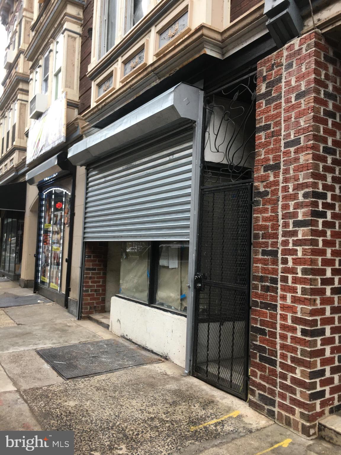 FRANKFORD - Commercial Sale