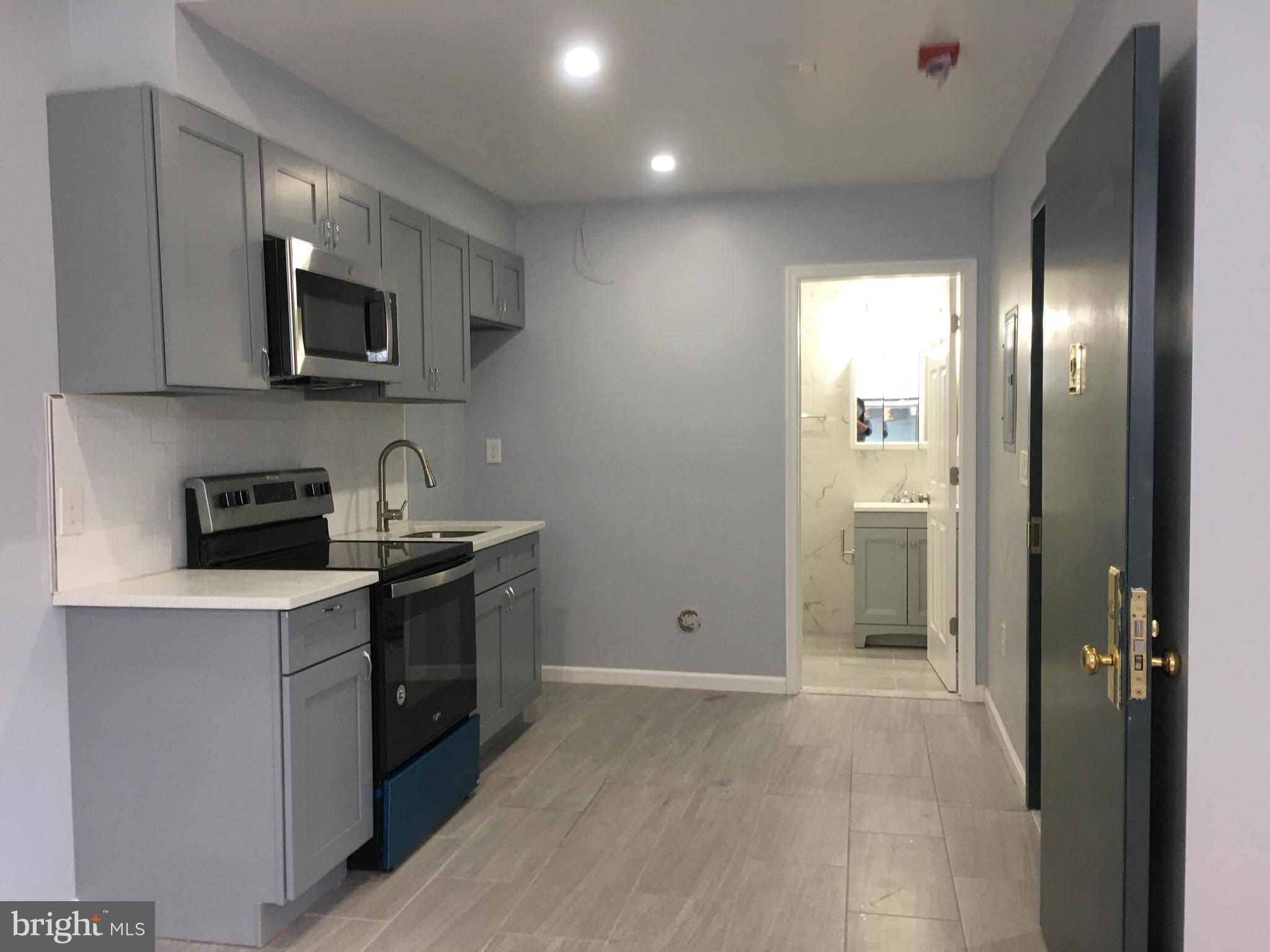 FRANKFORD - Commercial Sale